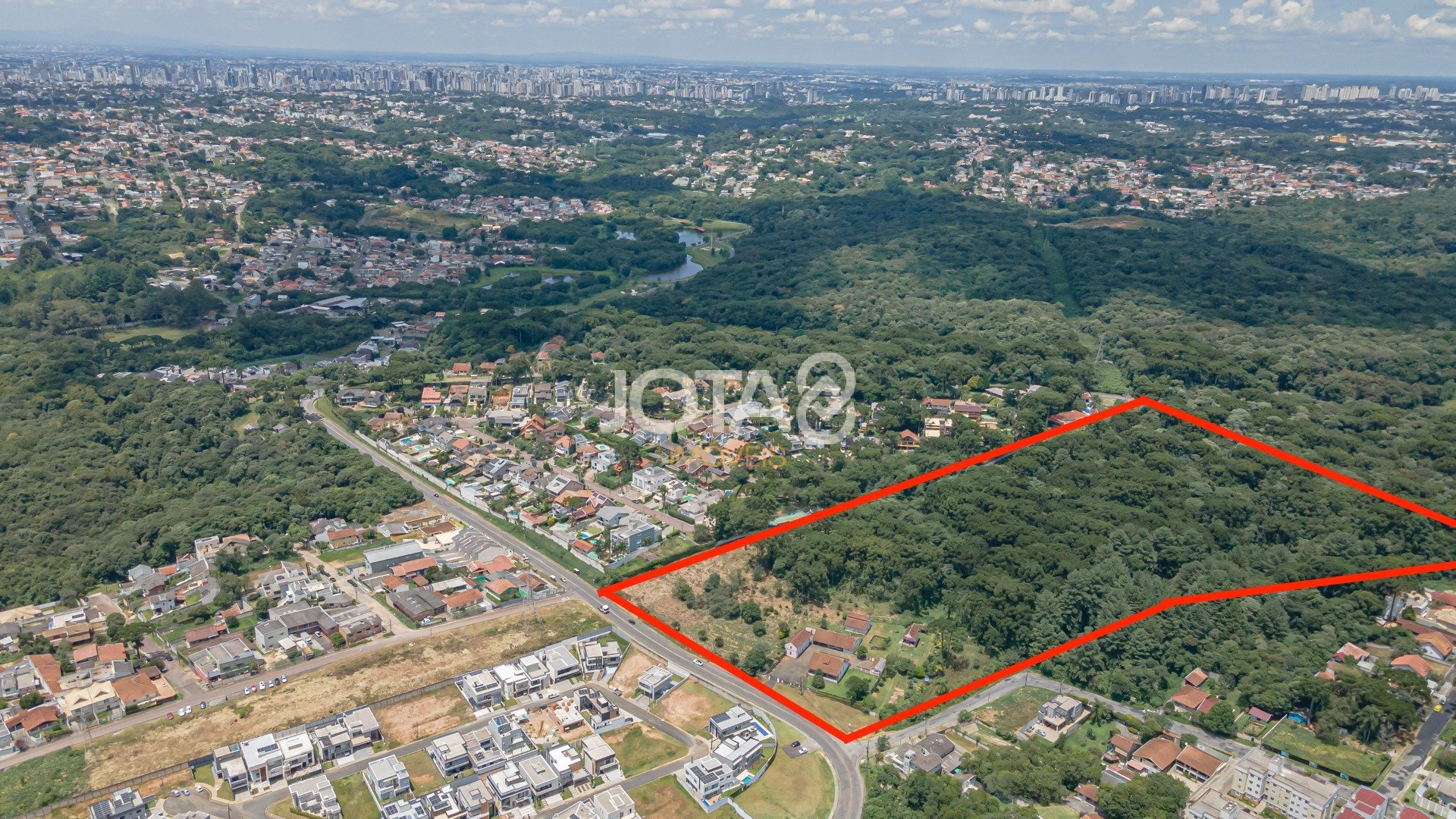 ÁREA EM ÓTIMA LOCALIZAÇÃO