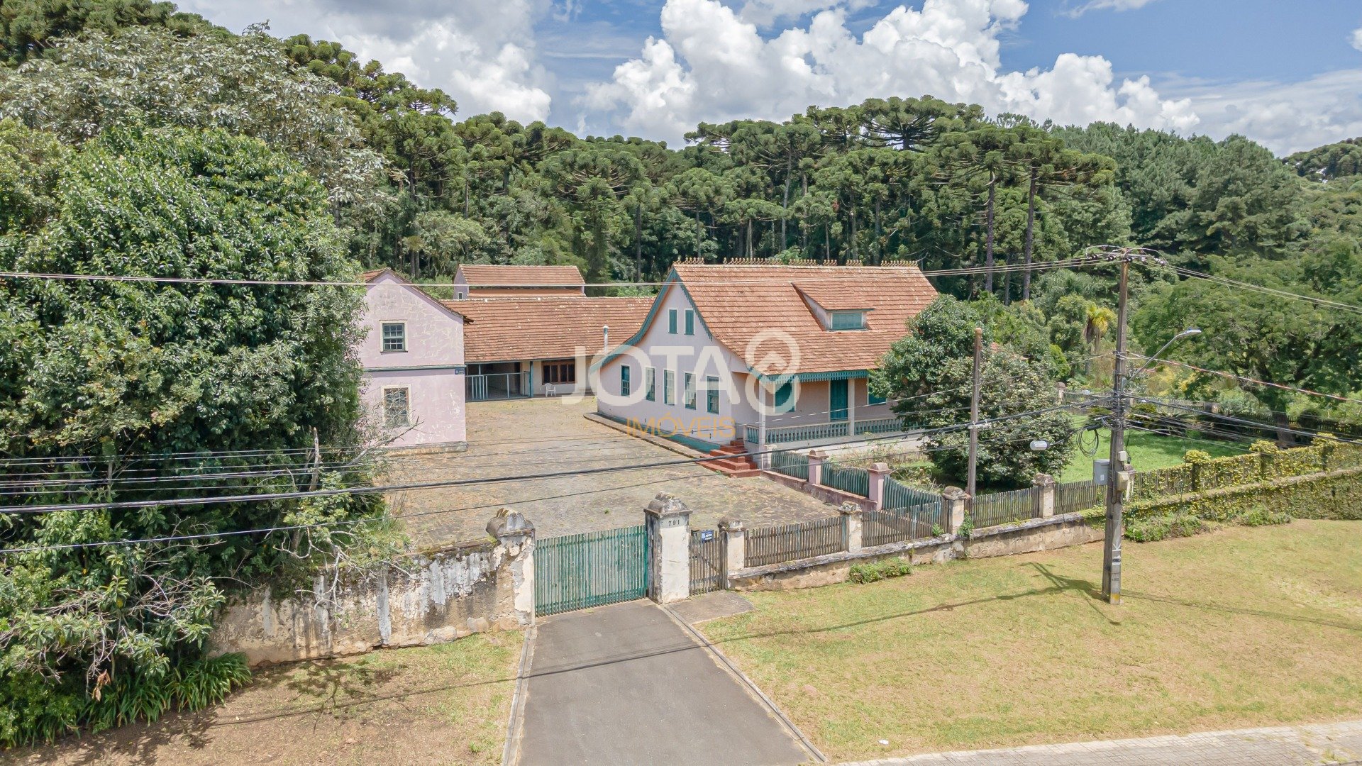 ÁREA EM ÓTIMA LOCALIZAÇÃO