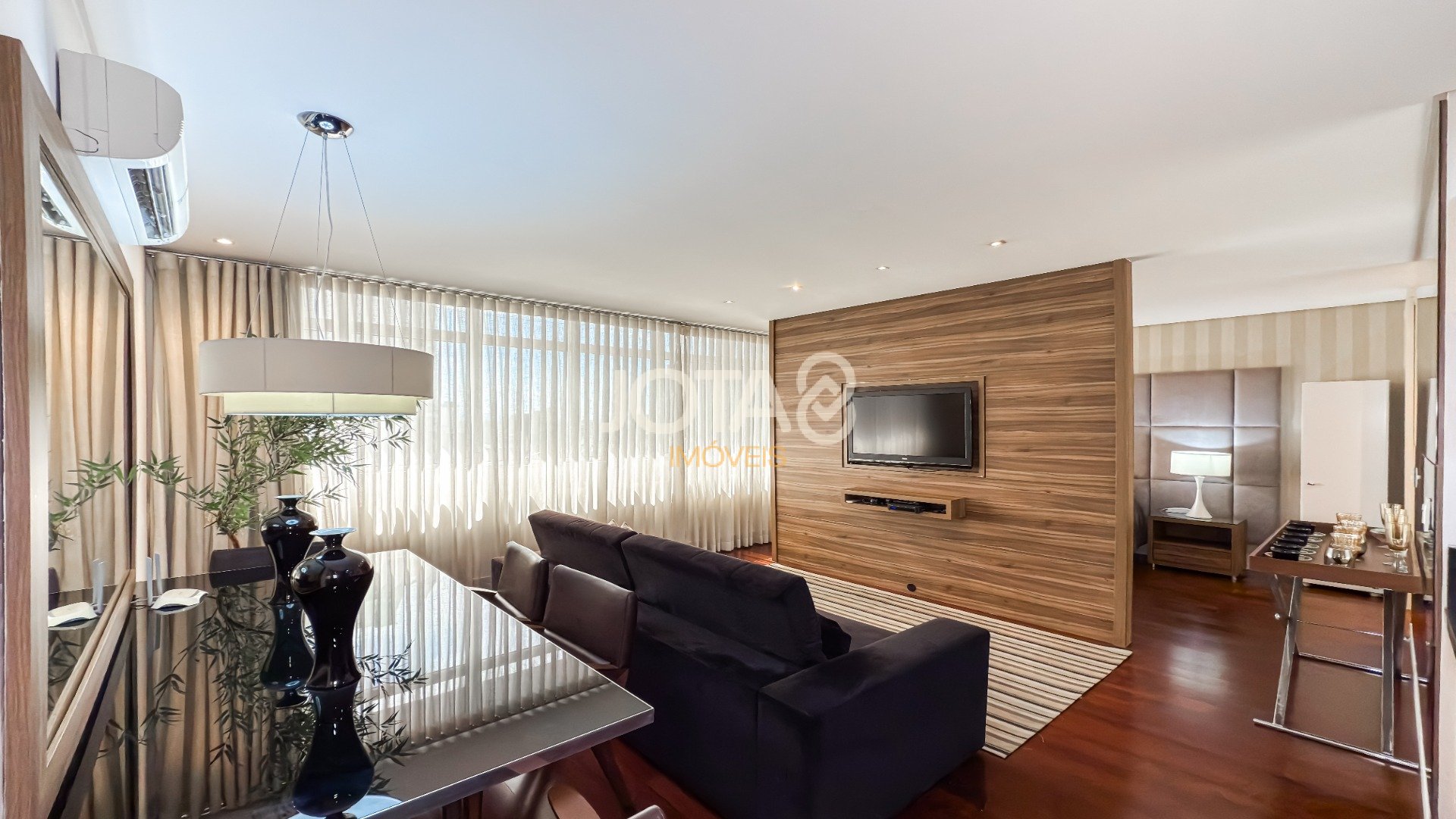 APARTAMENTO STUDIO NO CENTRO DE CURITIBA