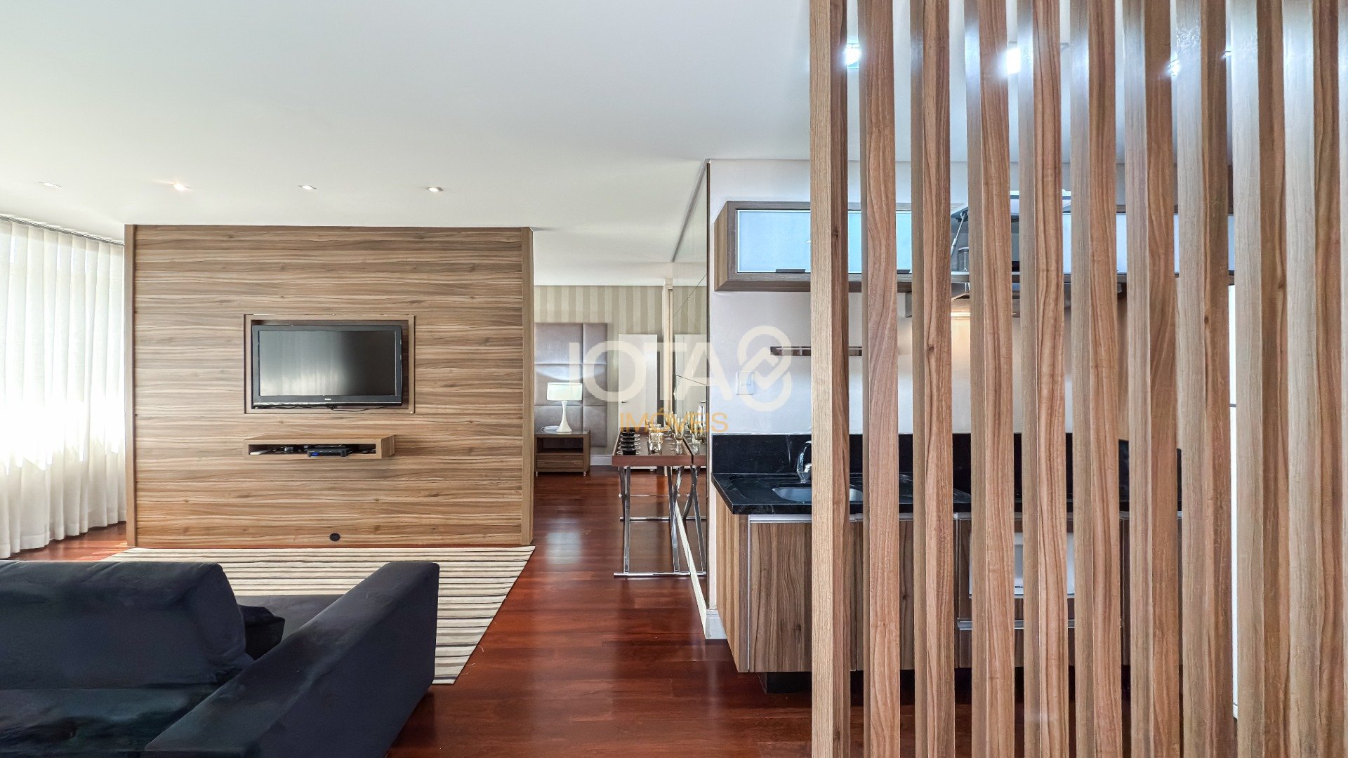 APARTAMENTO STUDIO NO CENTRO DE CURITIBA