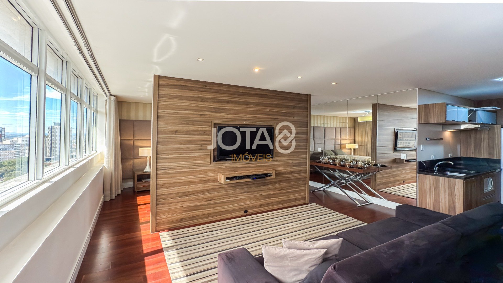 APARTAMENTO STUDIO NO CENTRO DE CURITIBA