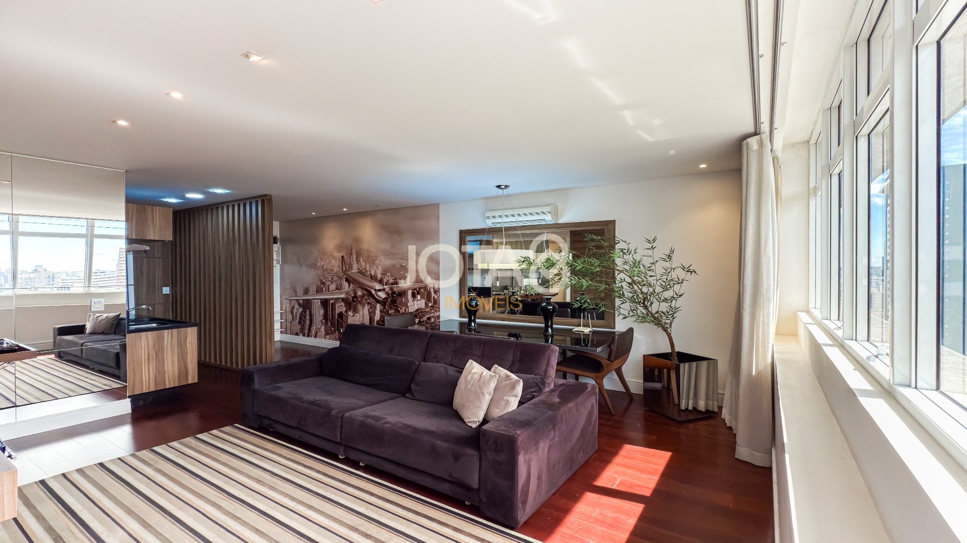 APARTAMENTO STUDIO NO CENTRO DE CURITIBA