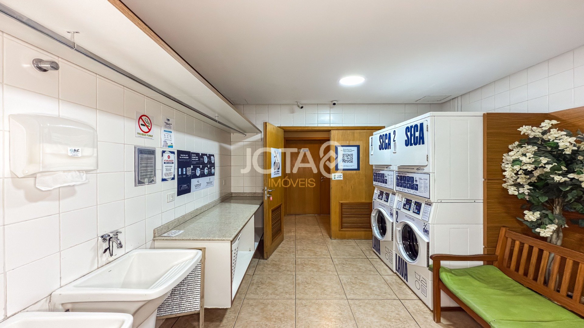 APARTAMENTO STUDIO NO CENTRO DE CURITIBA