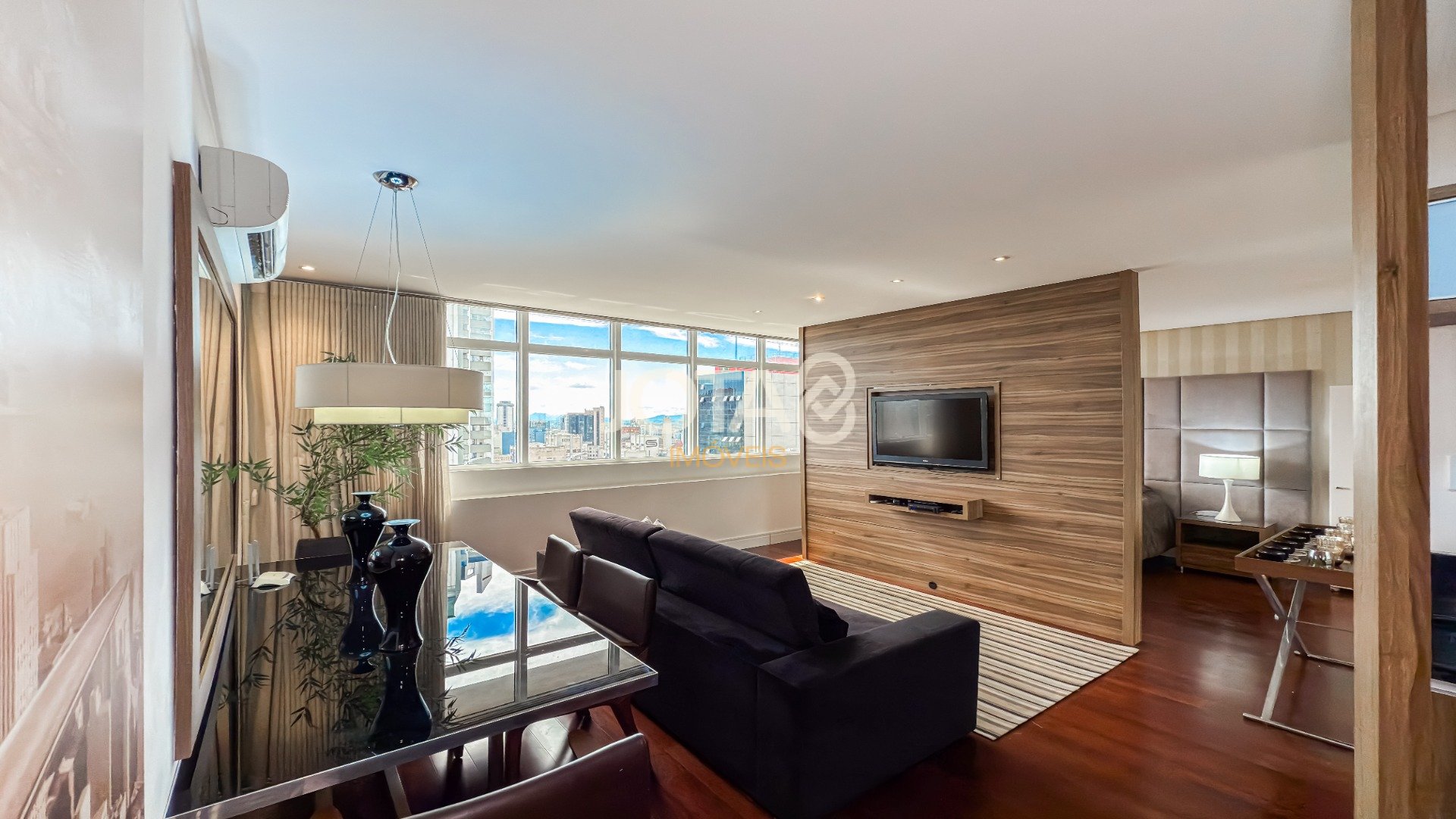APARTAMENTO STUDIO NO CENTRO DE CURITIBA