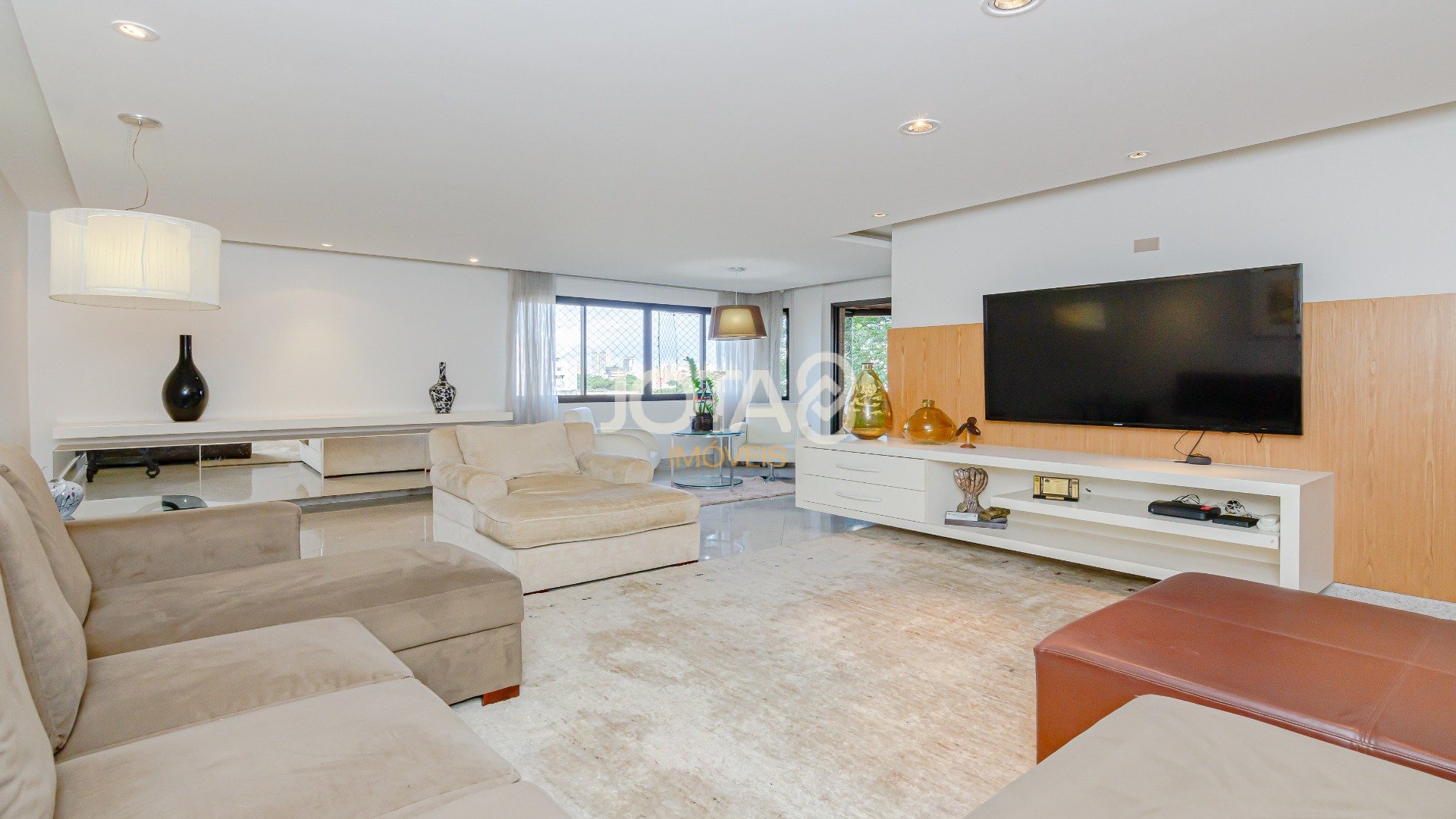 APARTAMENTO COM 3 QUARTOS E 3 VAGAS NO BIGORRILHO