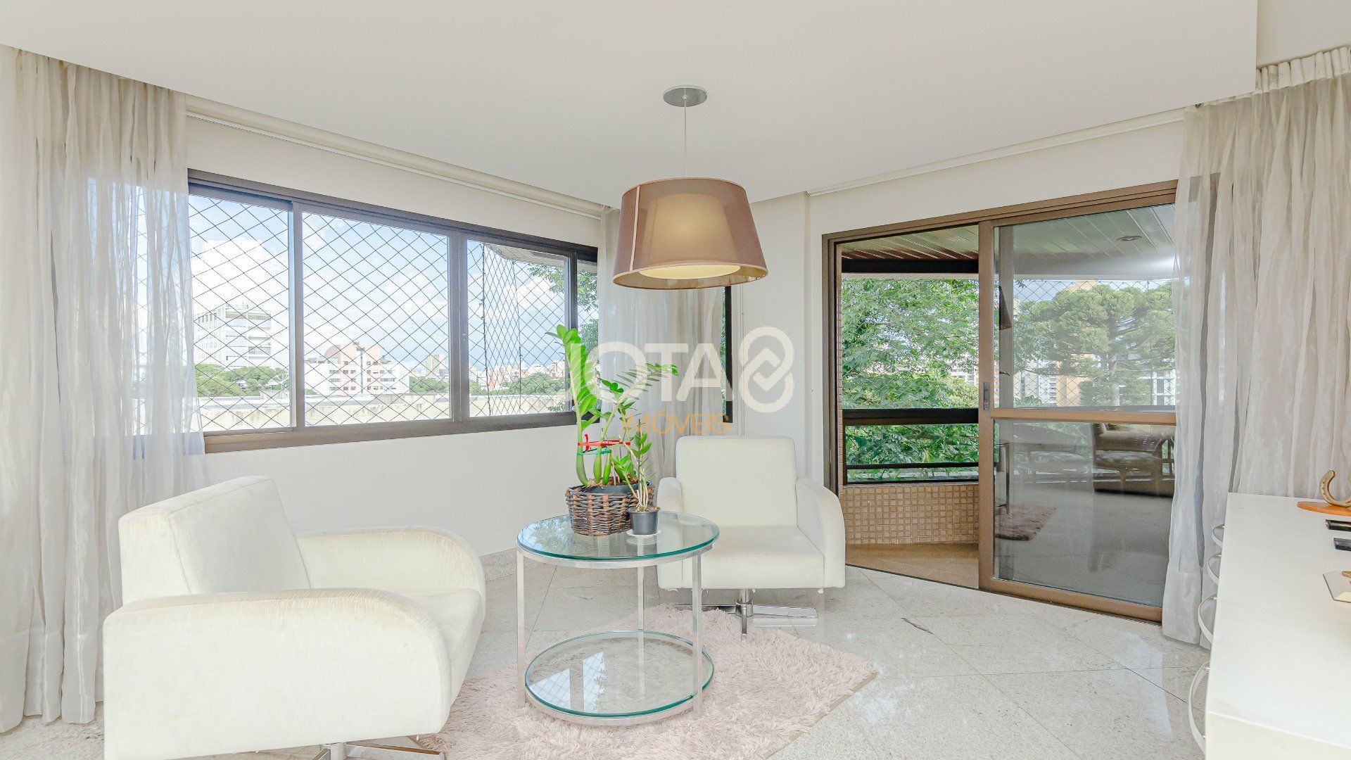 APARTAMENTO COM 3 QUARTOS E 3 VAGAS NO BIGORRILHO