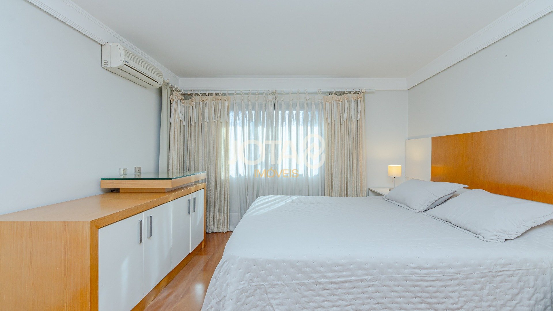 APARTAMENTO COM 3 QUARTOS E 3 VAGAS NO BIGORRILHO
