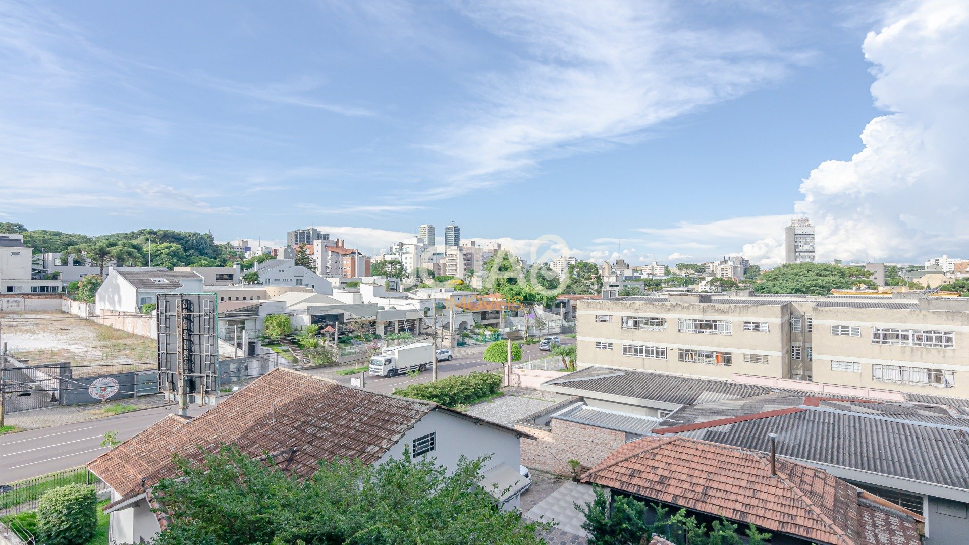 APARTAMENTO COM 3 QUARTOS E 3 VAGAS NO BIGORRILHO
