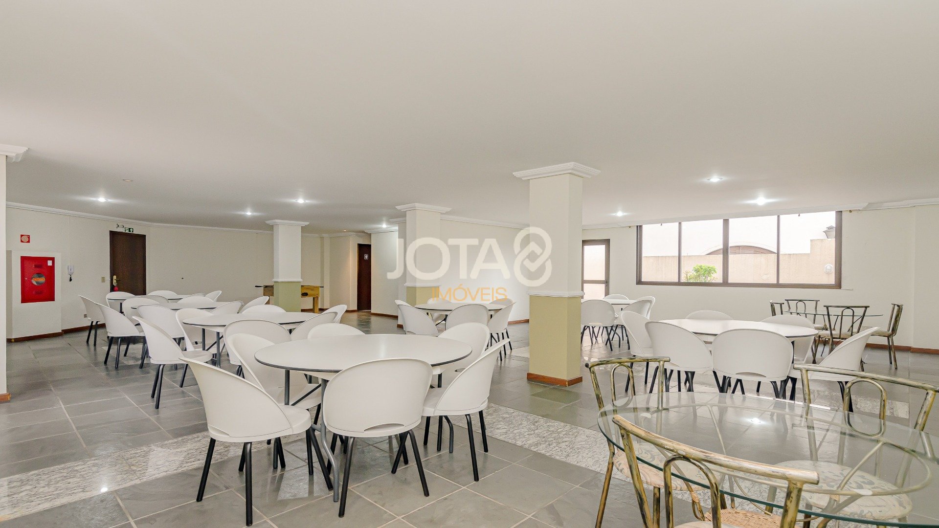 APARTAMENTO COM 3 QUARTOS E 3 VAGAS NO BIGORRILHO