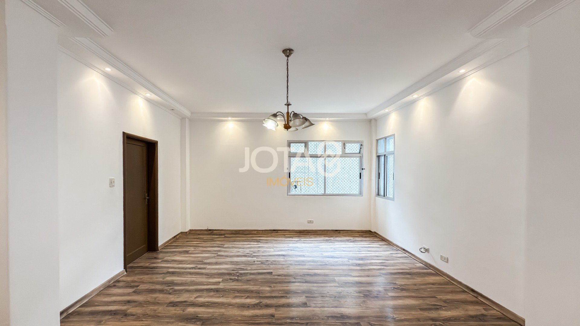 APARTAMENTO COM 3 DORMITÓRIOS NO CENTRO
