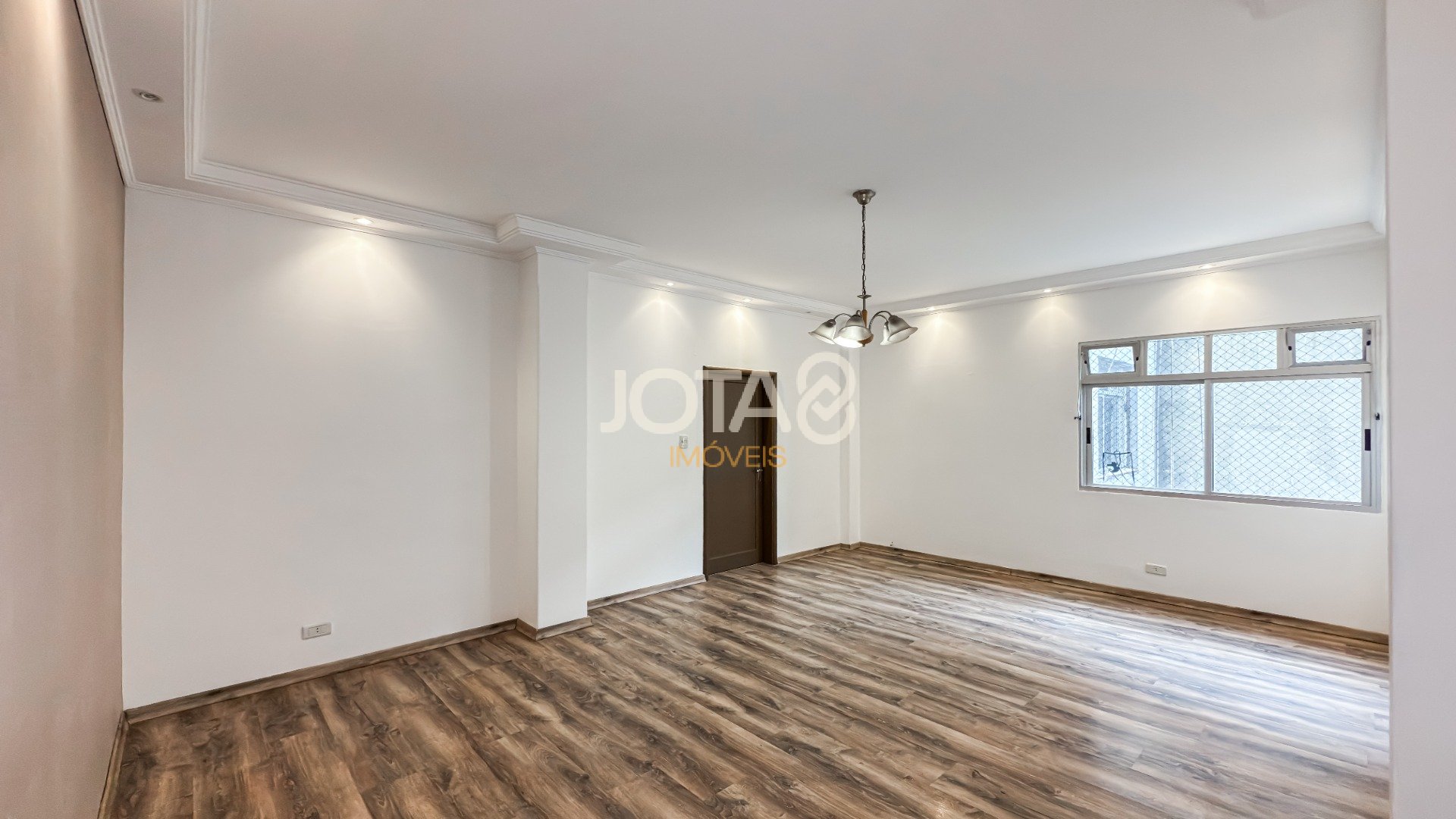 APARTAMENTO COM 3 DORMITÓRIOS NO CENTRO