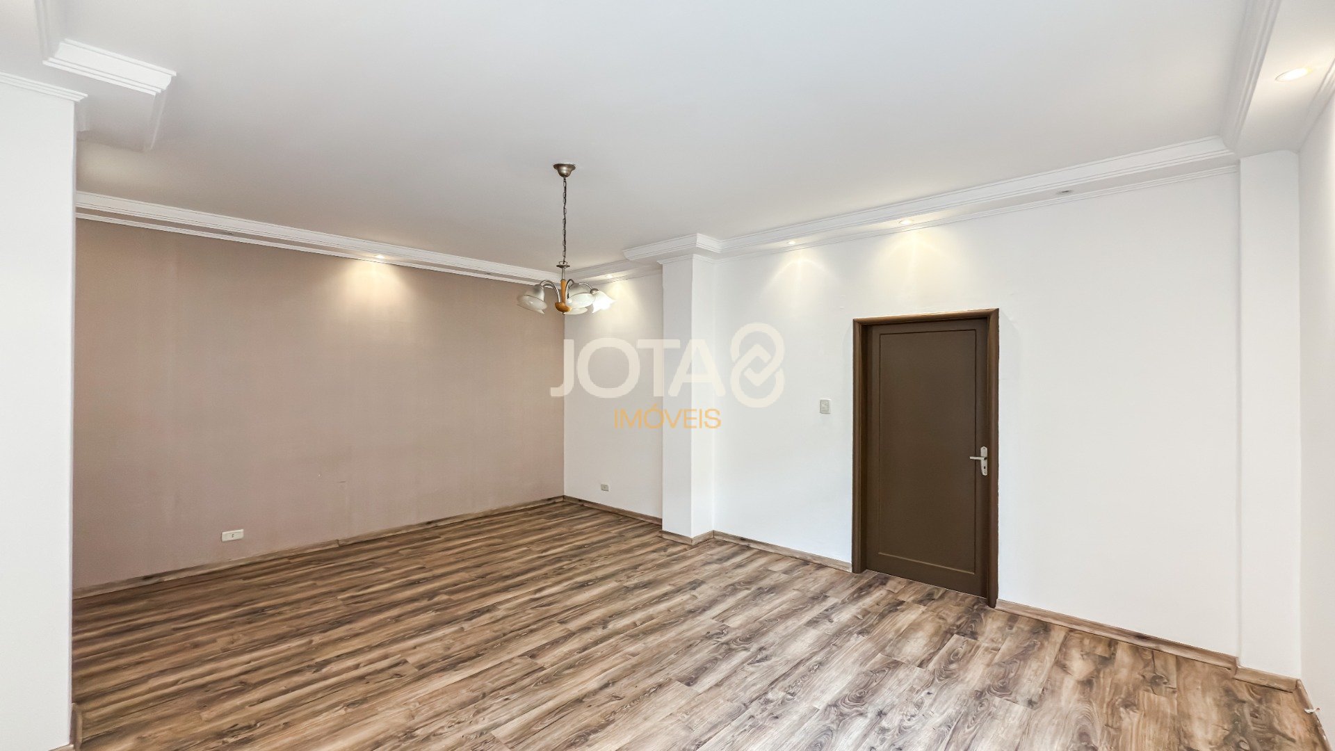 APARTAMENTO COM 3 DORMITÓRIOS NO CENTRO