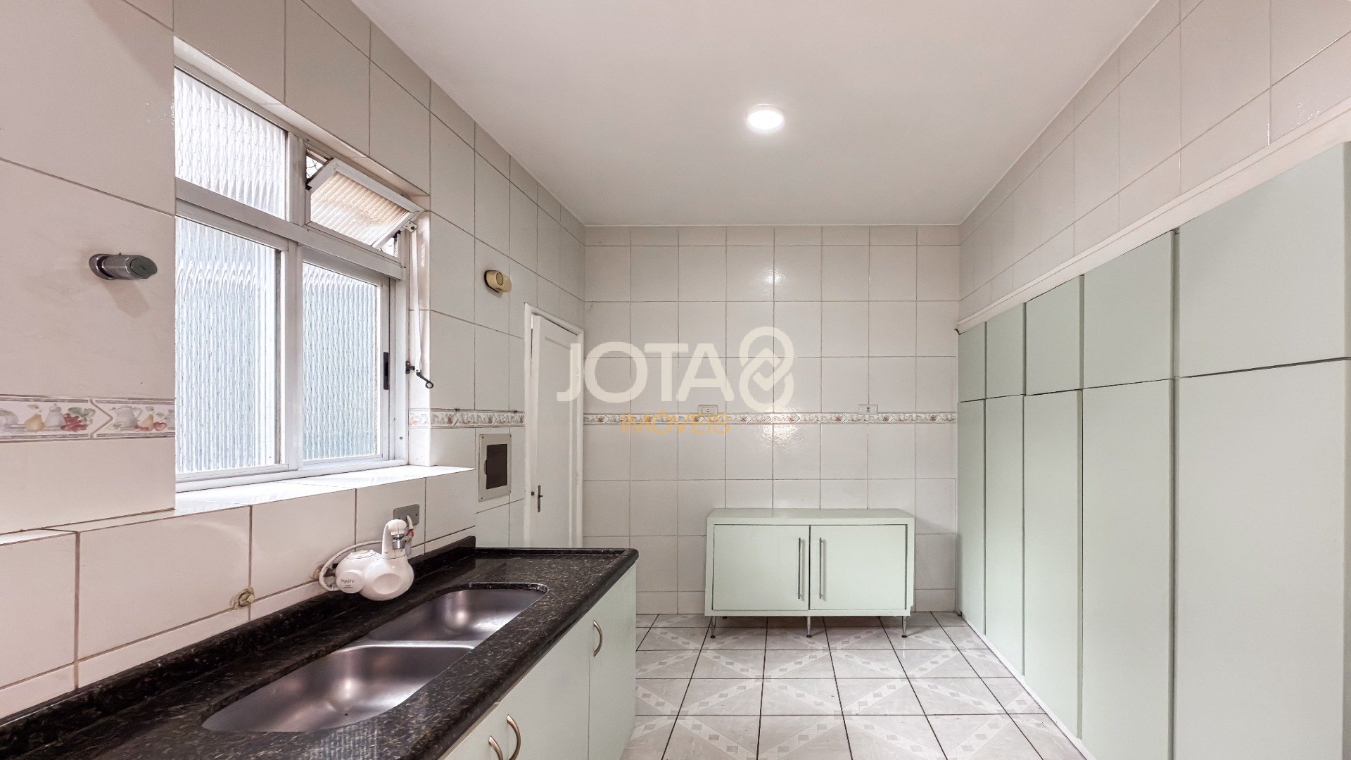 APARTAMENTO COM 3 DORMITÓRIOS NO CENTRO