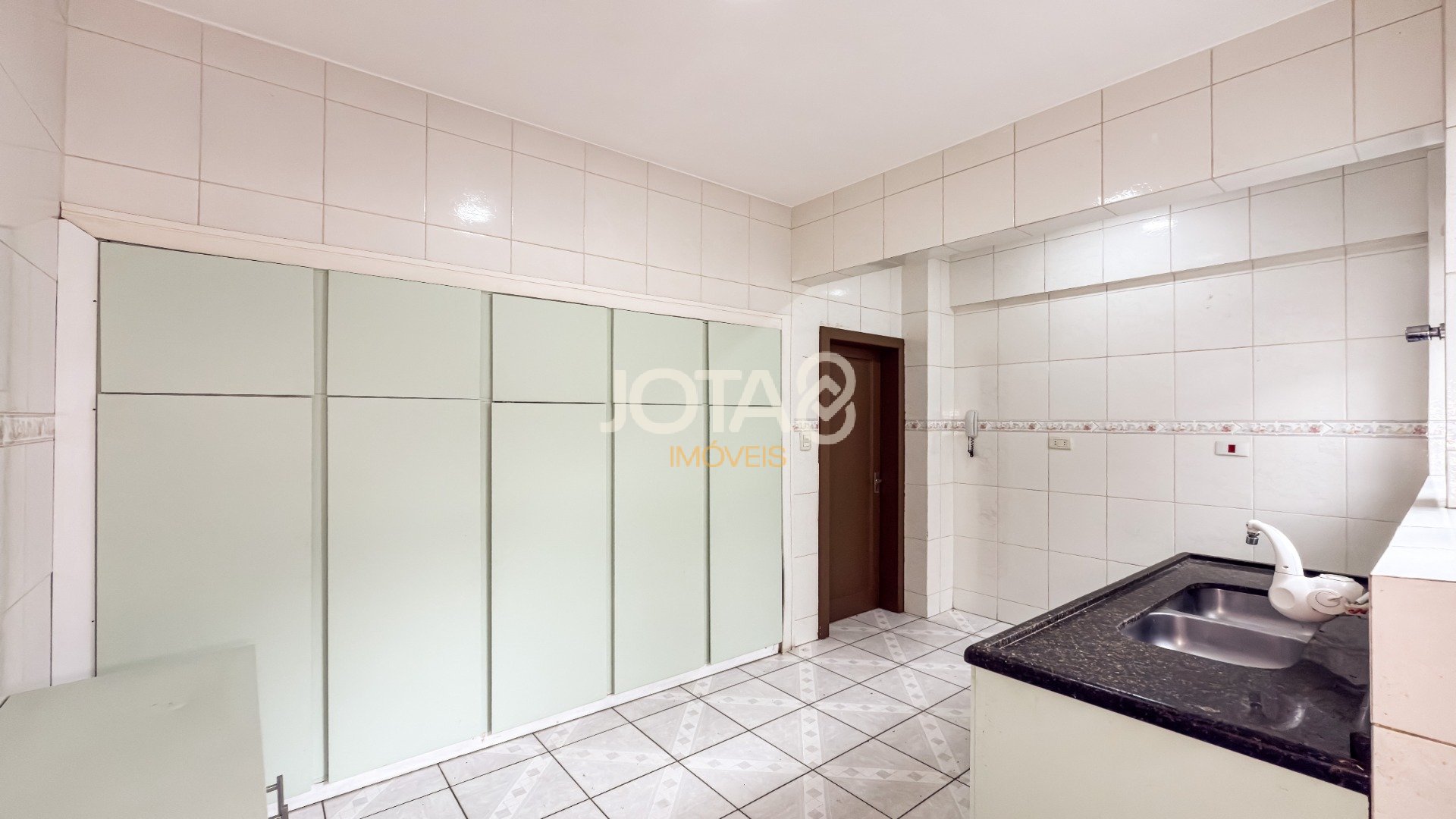 APARTAMENTO COM 3 DORMITÓRIOS NO CENTRO