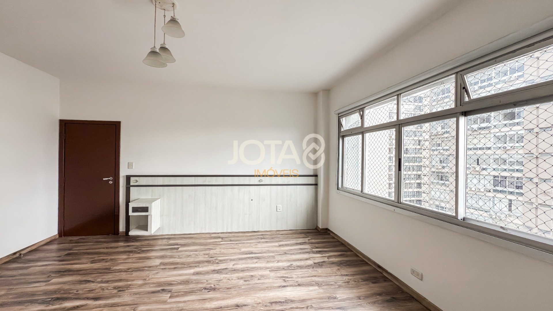 APARTAMENTO COM 3 DORMITÓRIOS NO CENTRO