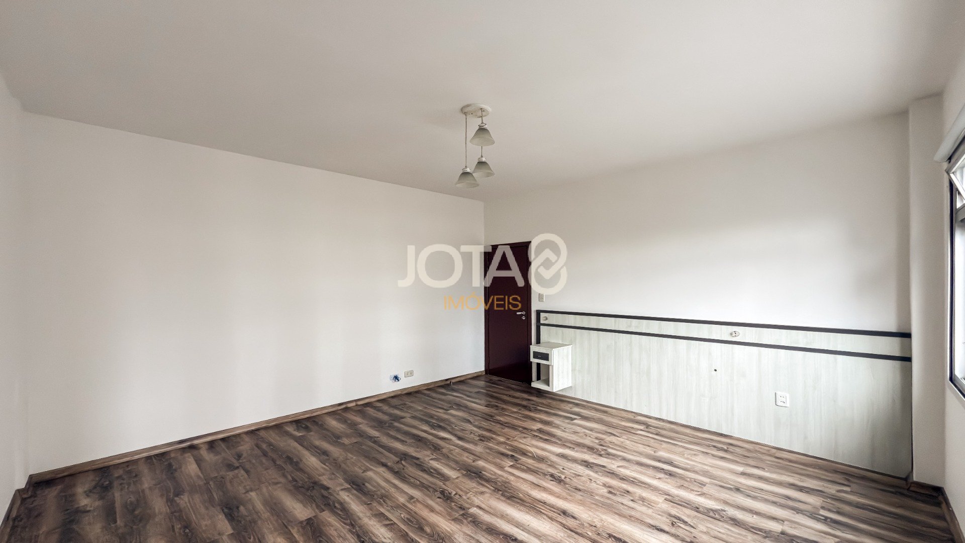 APARTAMENTO COM 3 DORMITÓRIOS NO CENTRO