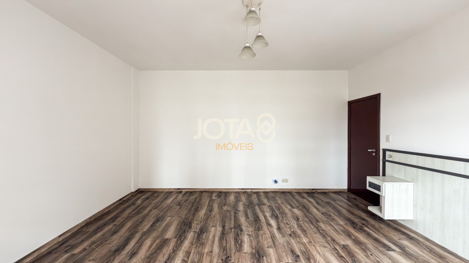 APARTAMENTO COM 3 DORMITÓRIOS NO CENTRO