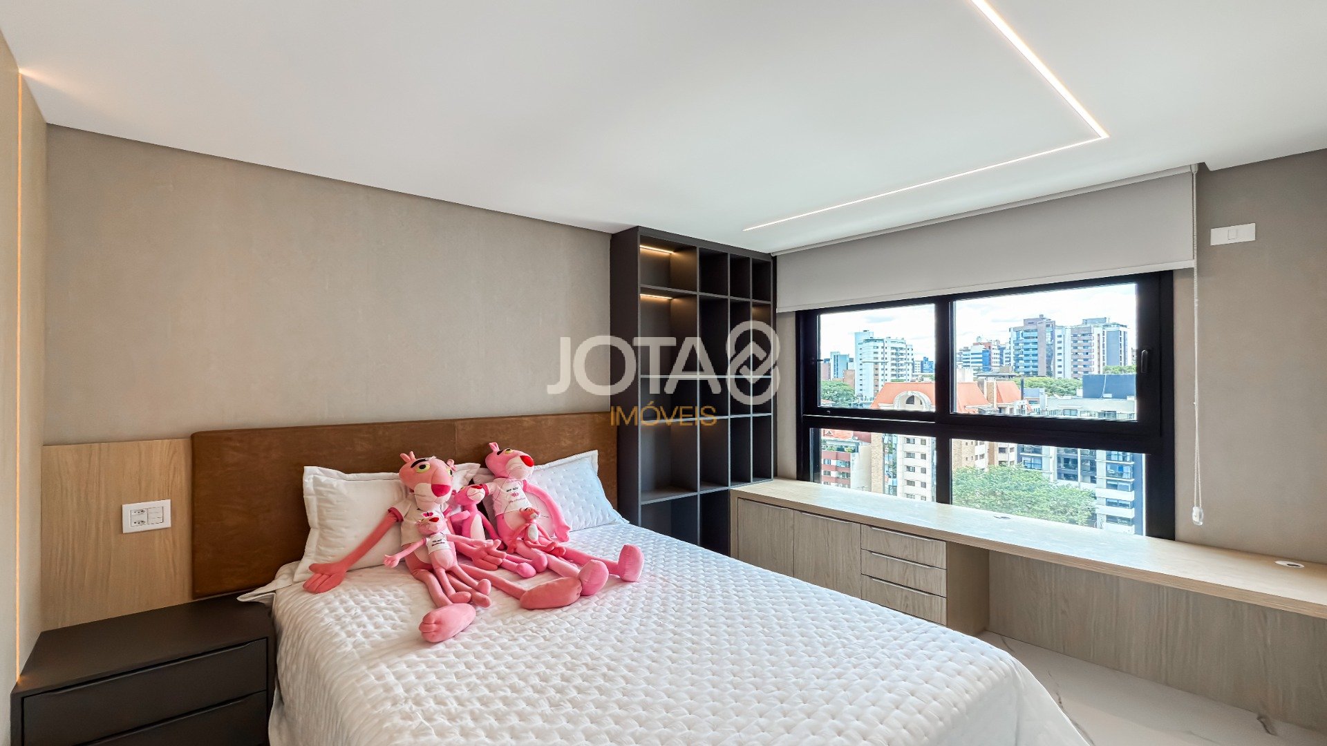 COBERTURA DUPLEX SEMINOVA NO BIGORRILHO COM 3 SUÍTES!