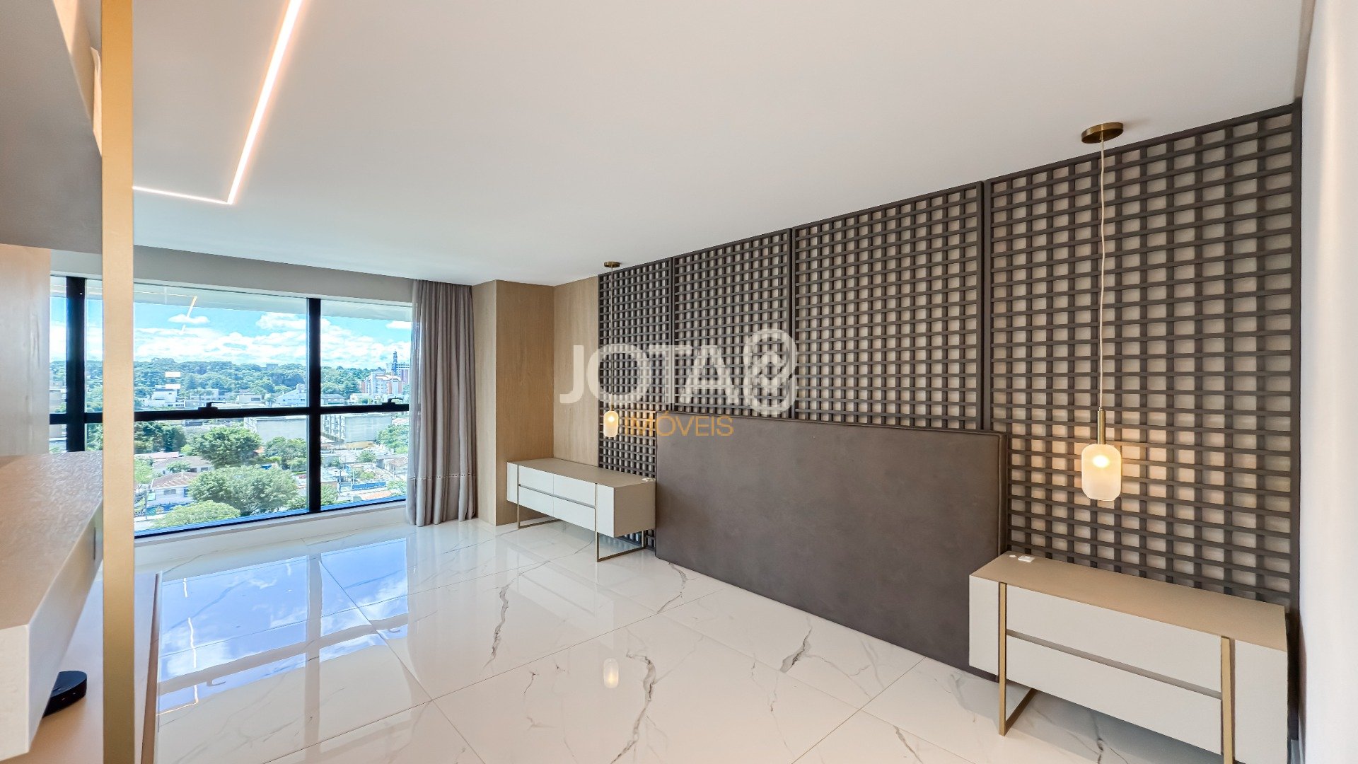 COBERTURA DUPLEX SEMINOVA NO BIGORRILHO COM 3 SUÍTES!