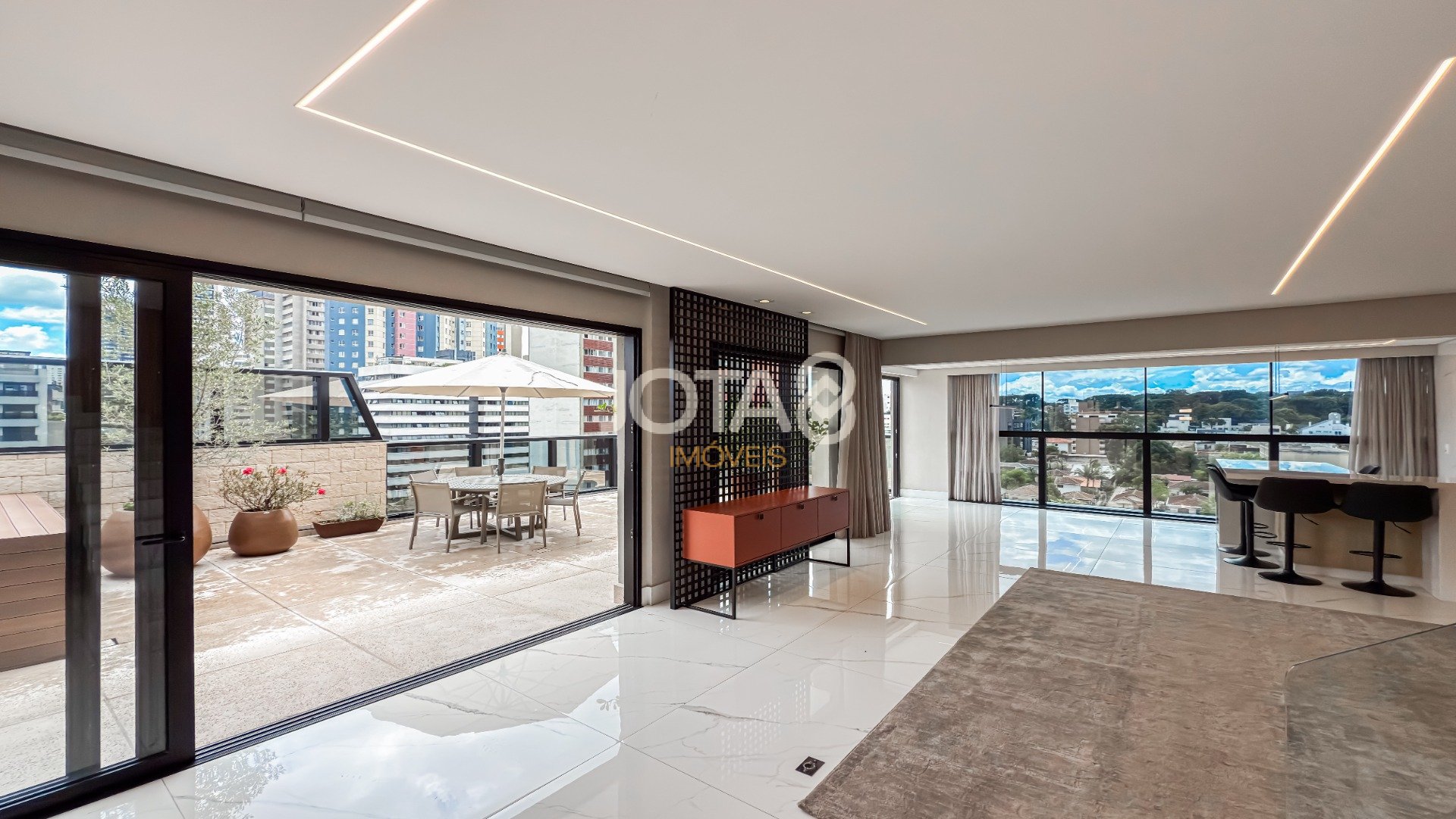Foto de destaque Cobertura duplex seminova no bigorrilho com 3 suítes!