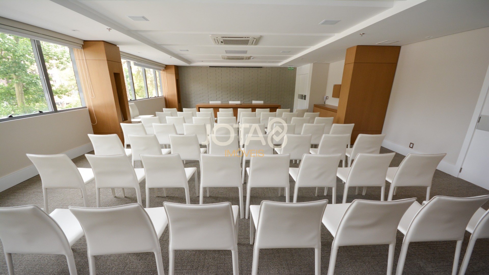 SALA MONTADA NO DOC CASTELO BATEL