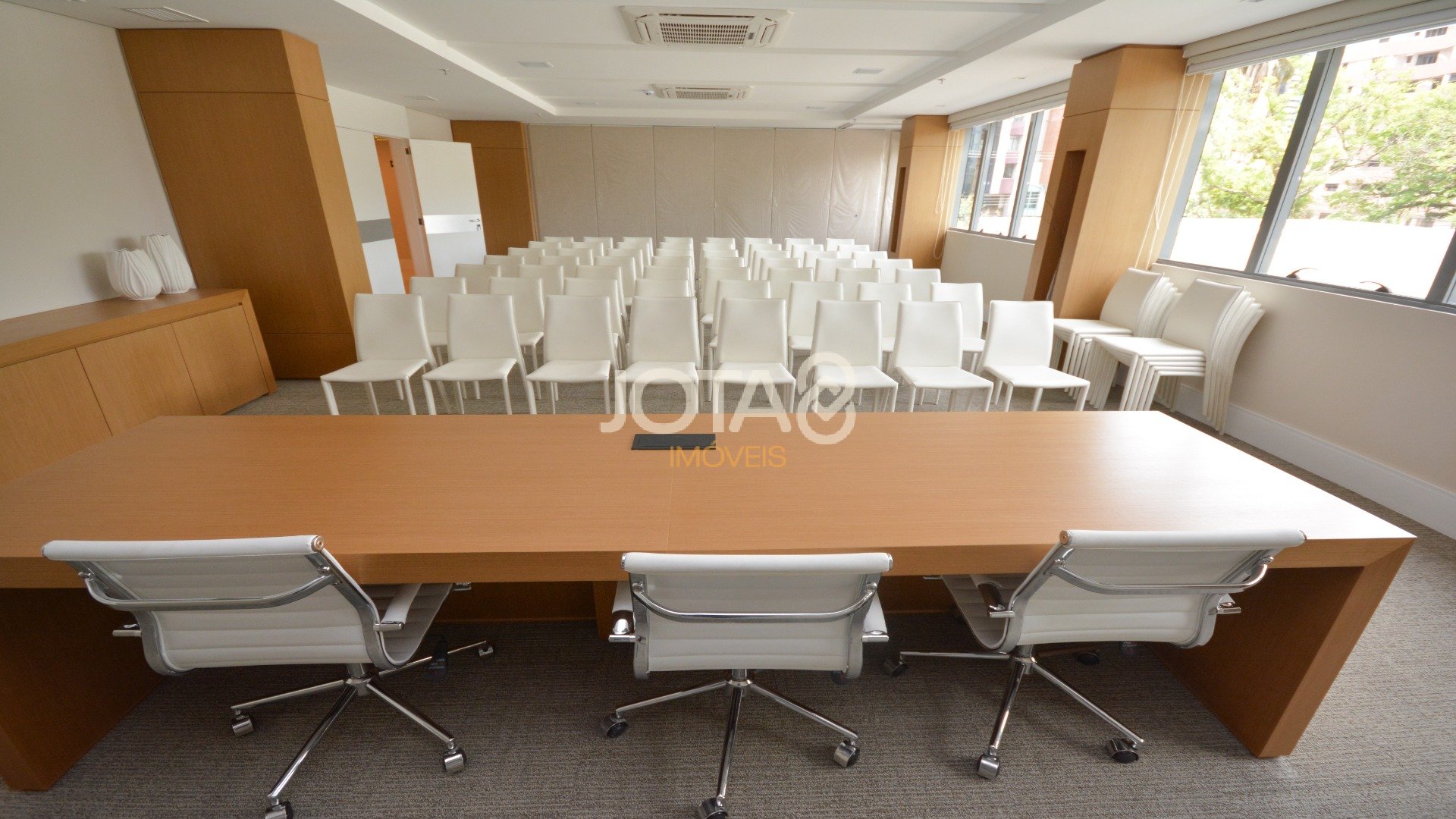 SALA MONTADA NO DOC CASTELO BATEL
