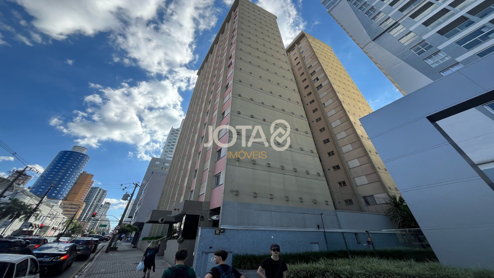 APARTAMENTO EM FRENTE AO SHOPPING CURITIBA