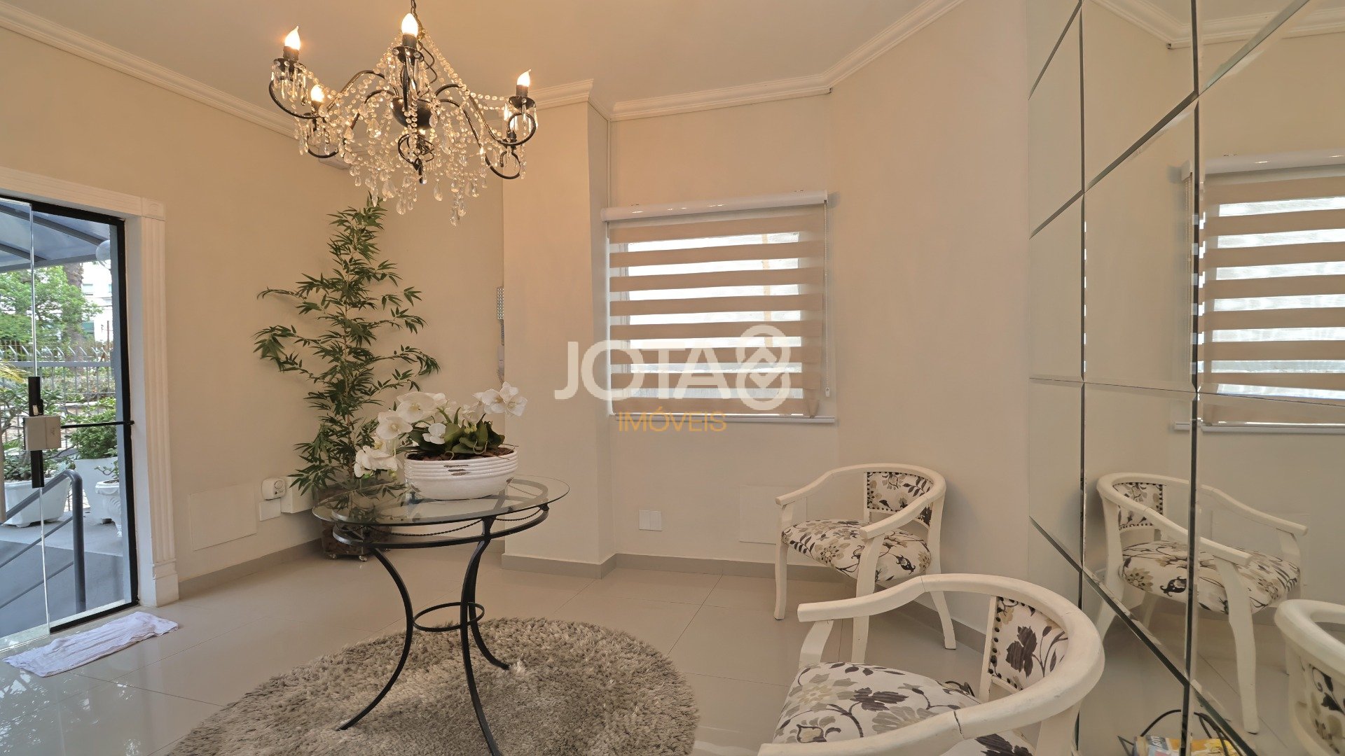 APARTAMENTO DE 1Q C/ VAGA EM ÓTIMA LOCALIZAÇÃO NO BIGORRILHO
