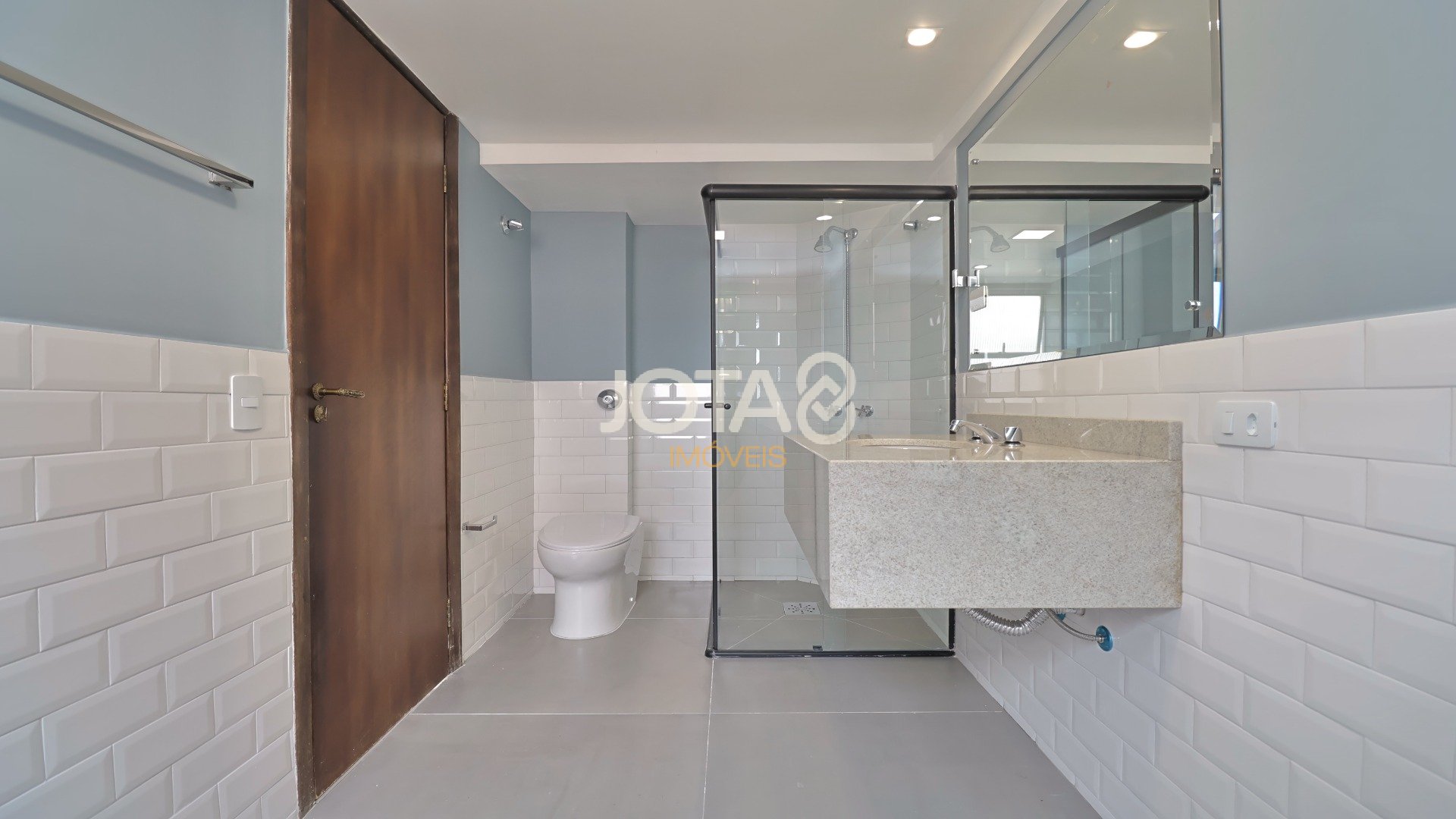 APARTAMENTO DE 1Q C/ VAGA EM ÓTIMA LOCALIZAÇÃO NO BIGORRILHO