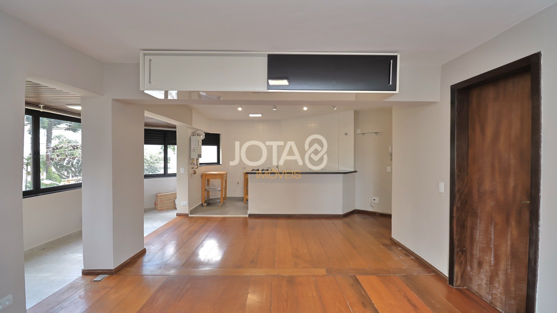 APARTAMENTO DE 1Q C/ VAGA EM ÓTIMA LOCALIZAÇÃO NO BIGORRILHO
