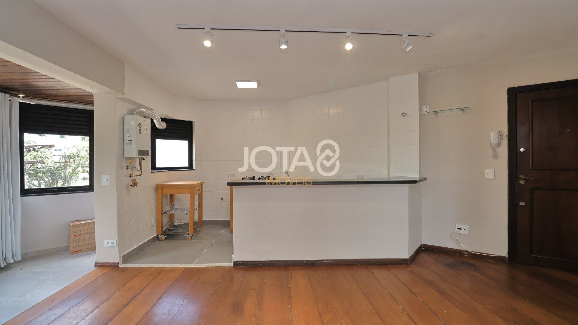 APARTAMENTO DE 1Q C/ VAGA EM ÓTIMA LOCALIZAÇÃO NO BIGORRILHO