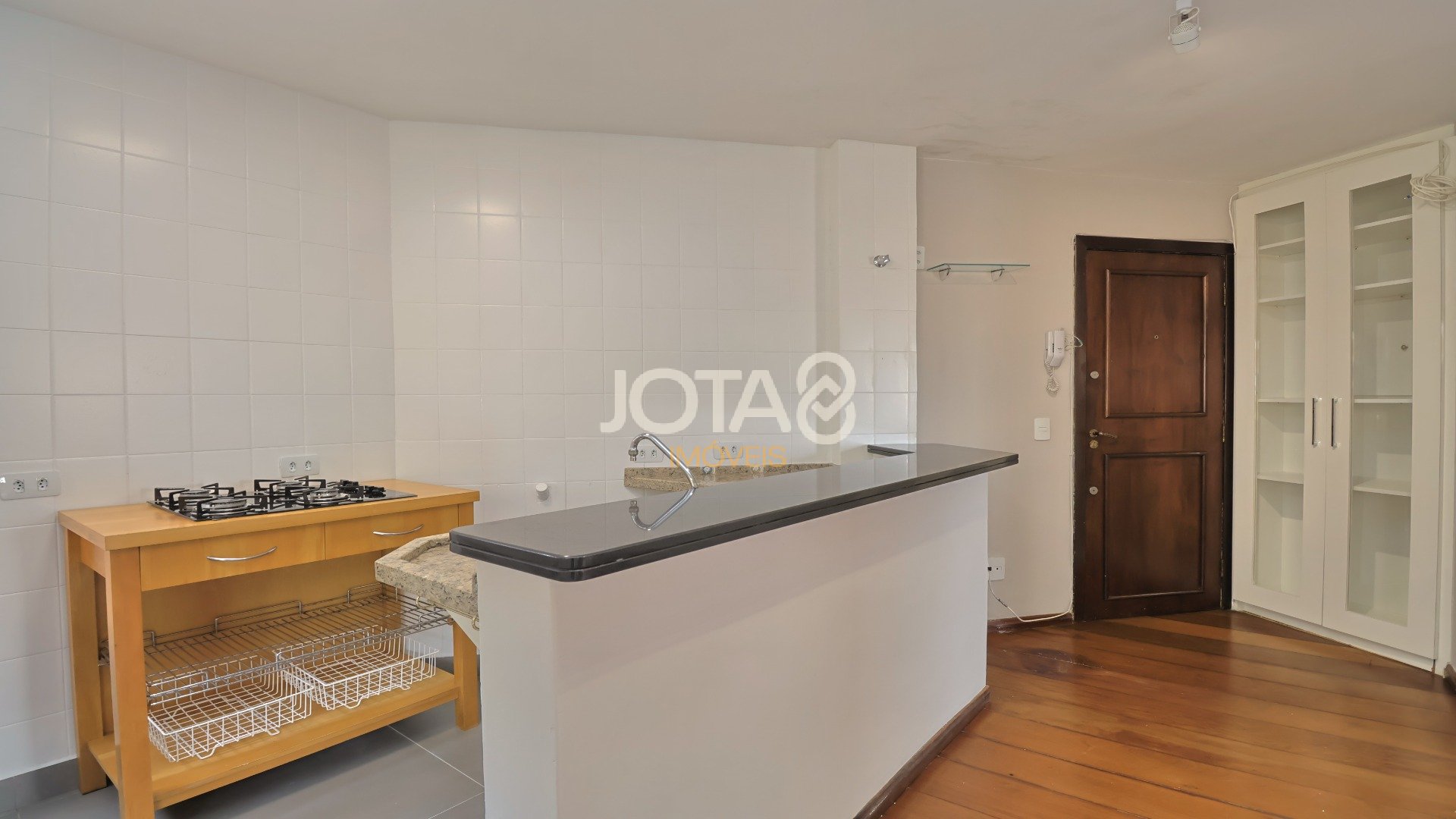 APARTAMENTO DE 1Q C/ VAGA EM ÓTIMA LOCALIZAÇÃO NO BIGORRILHO