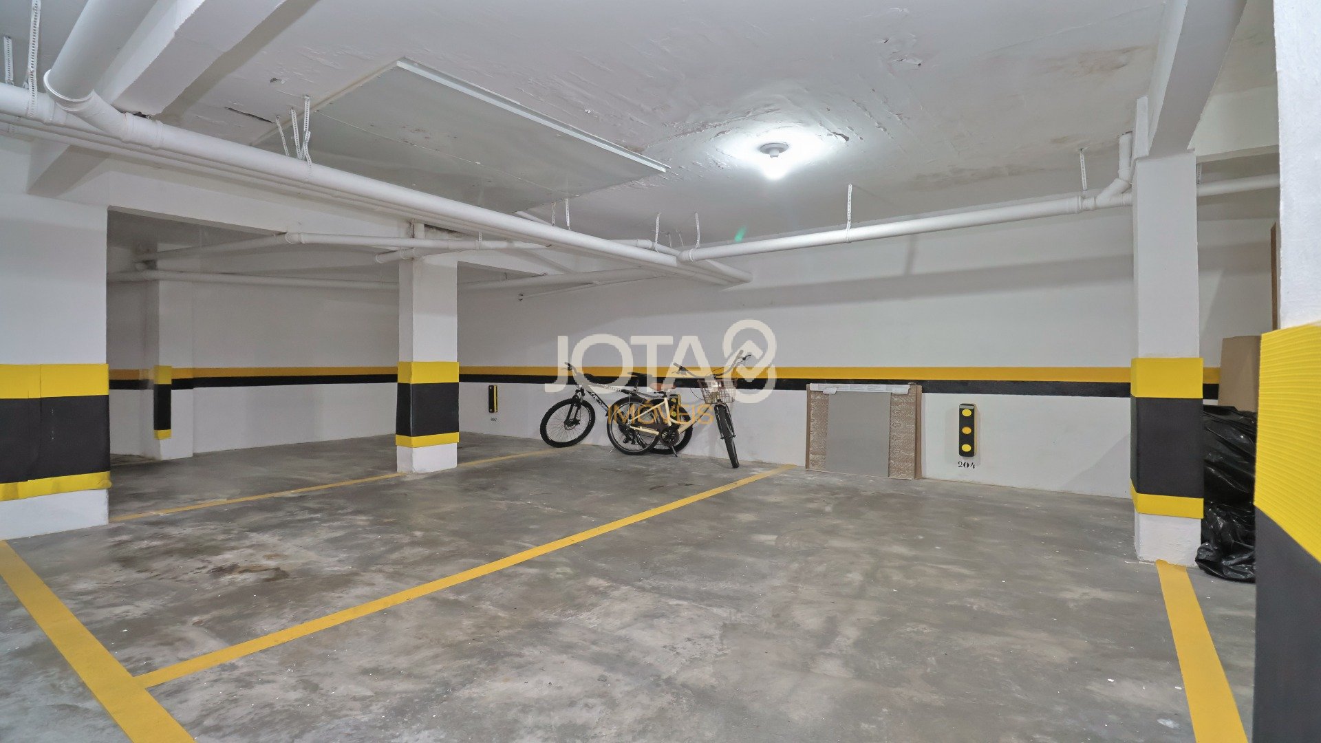 APARTAMENTO DE 1Q C/ VAGA EM ÓTIMA LOCALIZAÇÃO NO BIGORRILHO