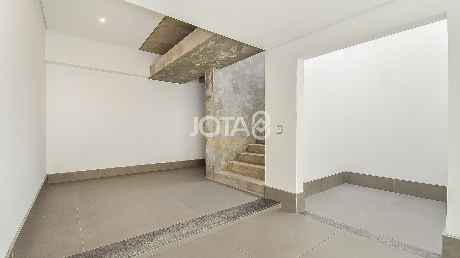 CASA EM SANTA FELICIDADE NO VILLA TOSCANA COM ARQUITETURA DIFERENCIADA