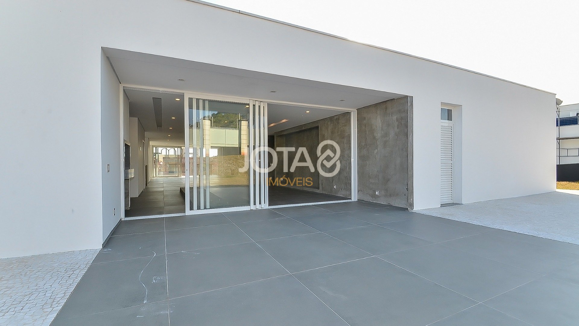 CASA EM SANTA FELICIDADE NO VILLA TOSCANA COM ARQUITETURA DIFERENCIADA