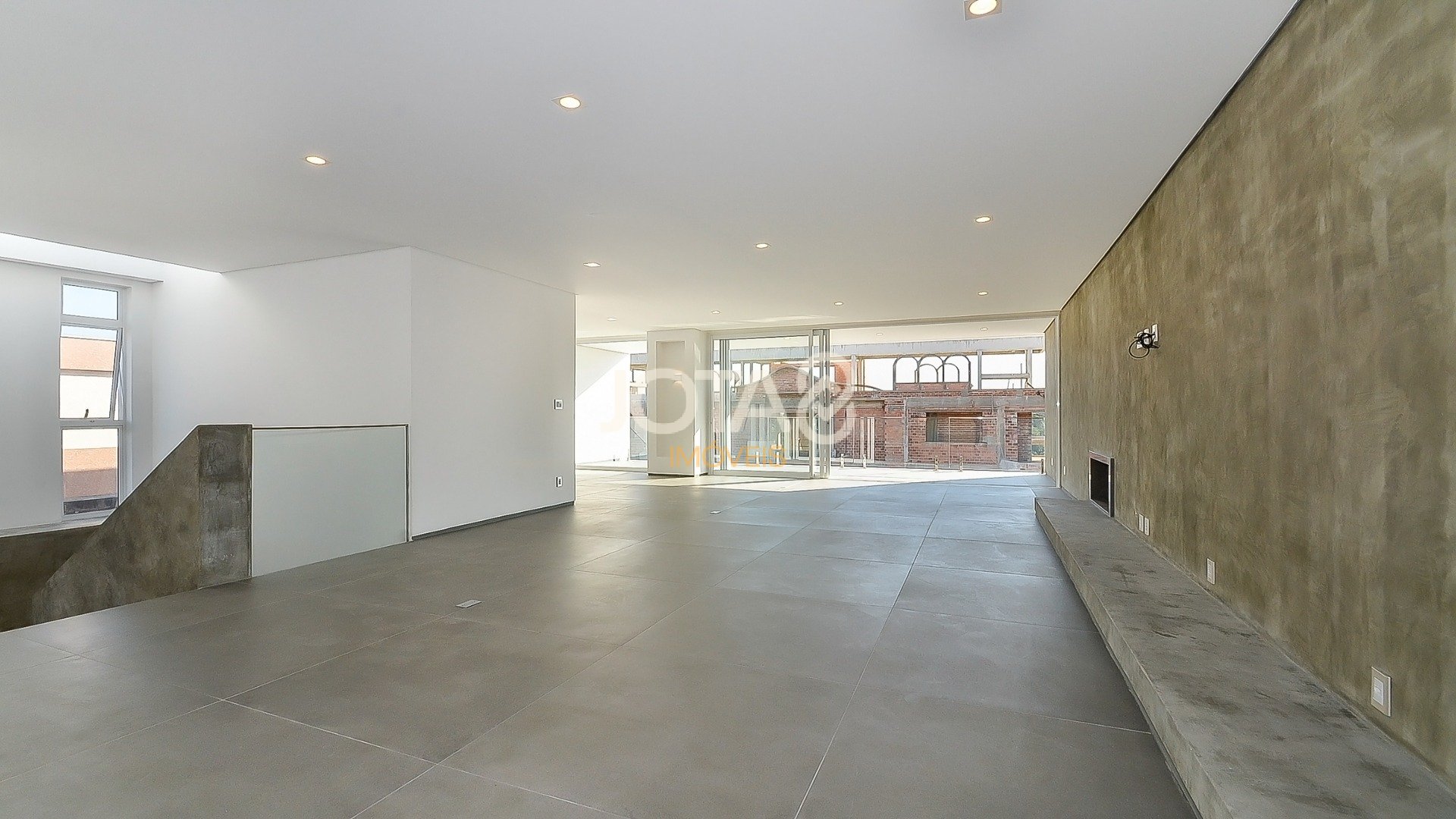 CASA EM SANTA FELICIDADE NO VILLA TOSCANA COM ARQUITETURA DIFERENCIADA
