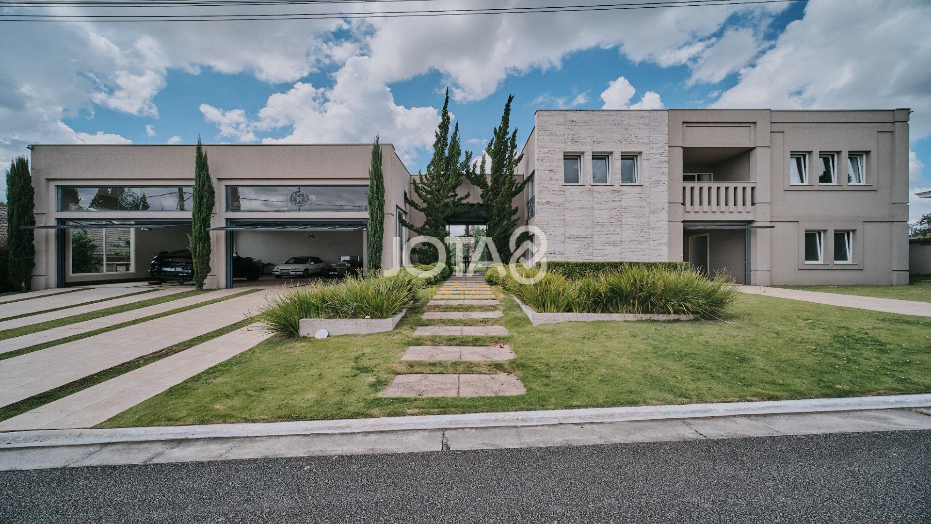 MAJESTOSA CASA NO ALPHAVILLE GRACIOSA ARAUCÁRIA