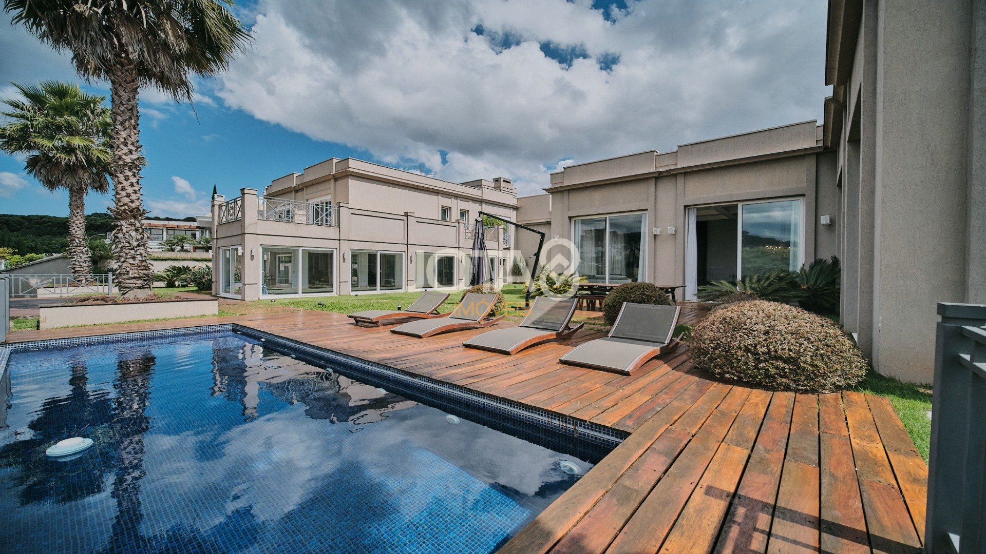 MAJESTOSA CASA NO ALPHAVILLE GRACIOSA ARAUCÁRIA