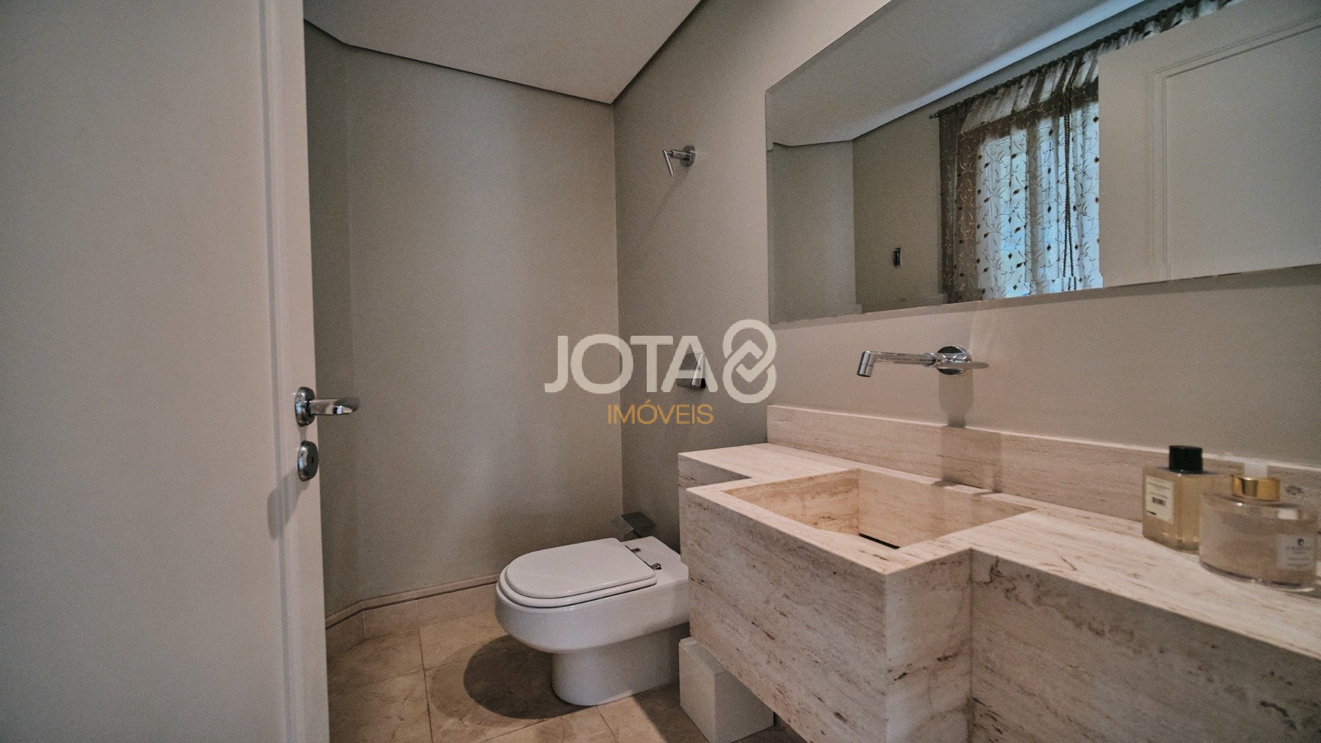 MAJESTOSA CASA NO ALPHAVILLE GRACIOSA ARAUCÁRIA