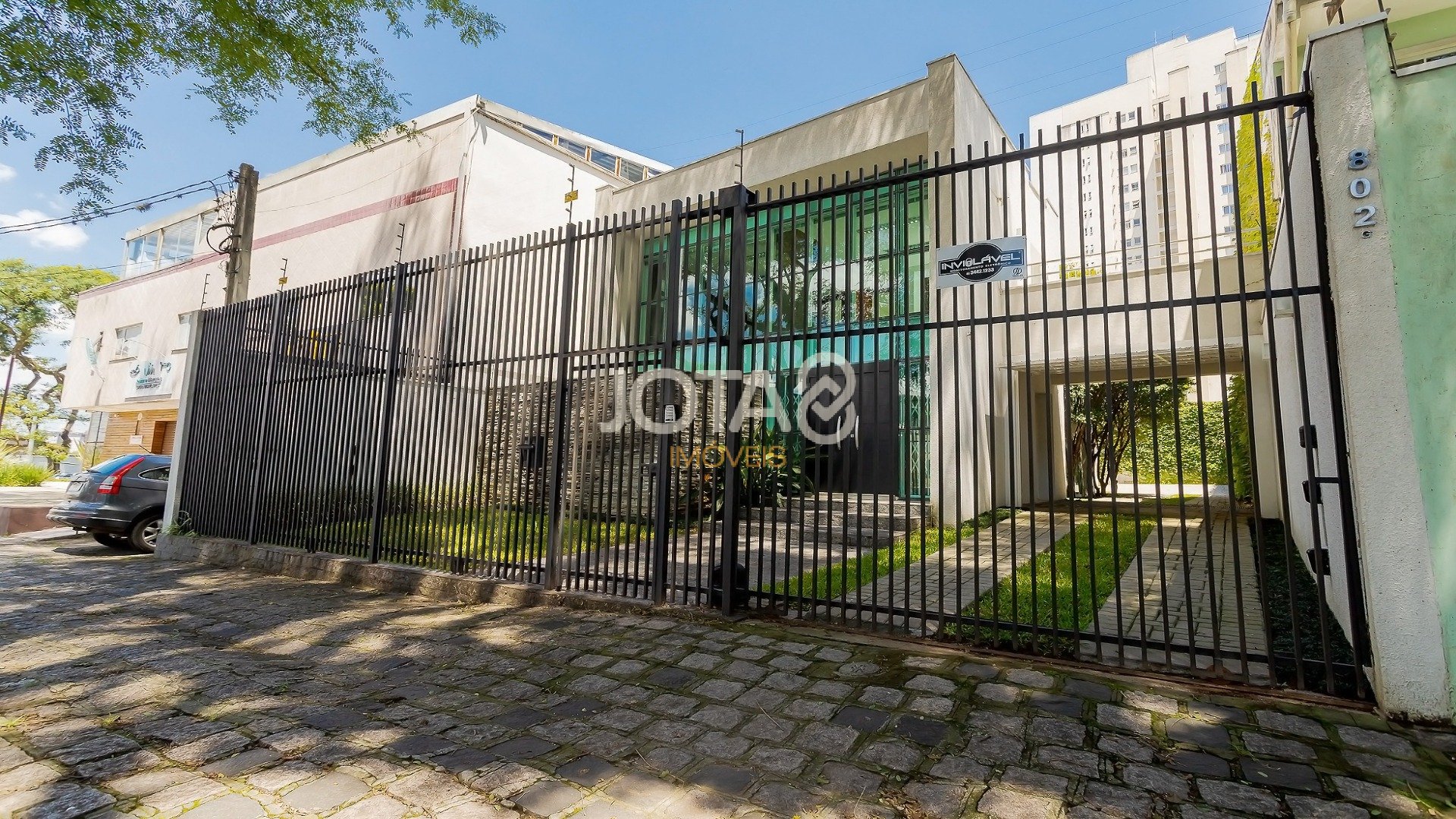 EXCELENTE CASA COMERCIAL NO ÁGUA VERDE