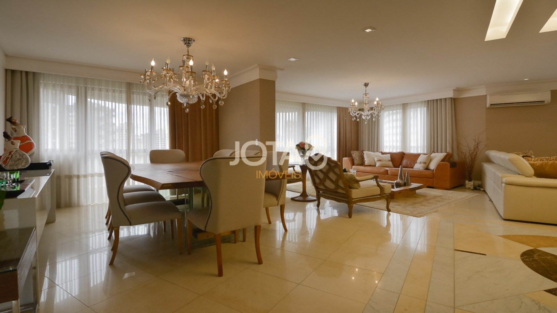 APARTAMENTO MOBILIADO EM FRENTE A PRAÇA DO JAPÃO