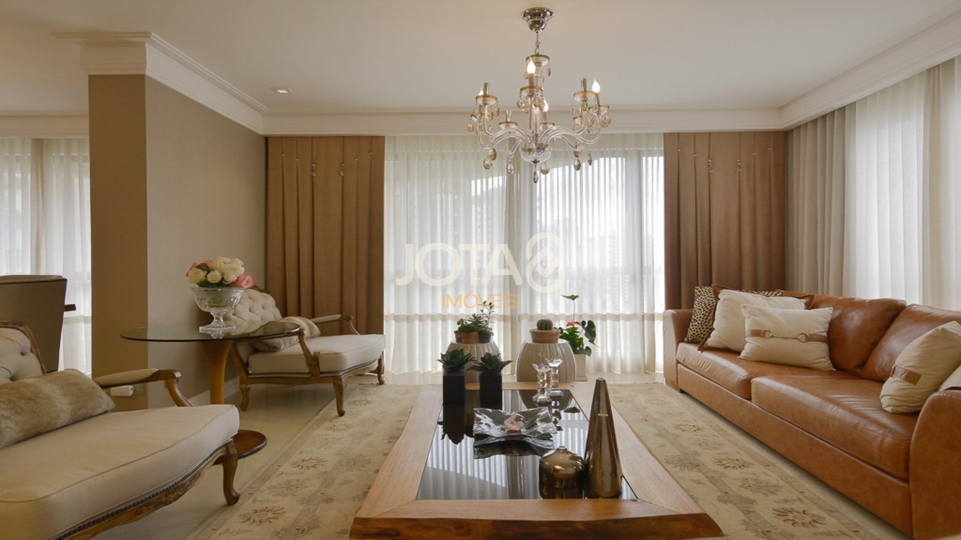 APARTAMENTO MOBILIADO EM FRENTE A PRAÇA DO JAPÃO