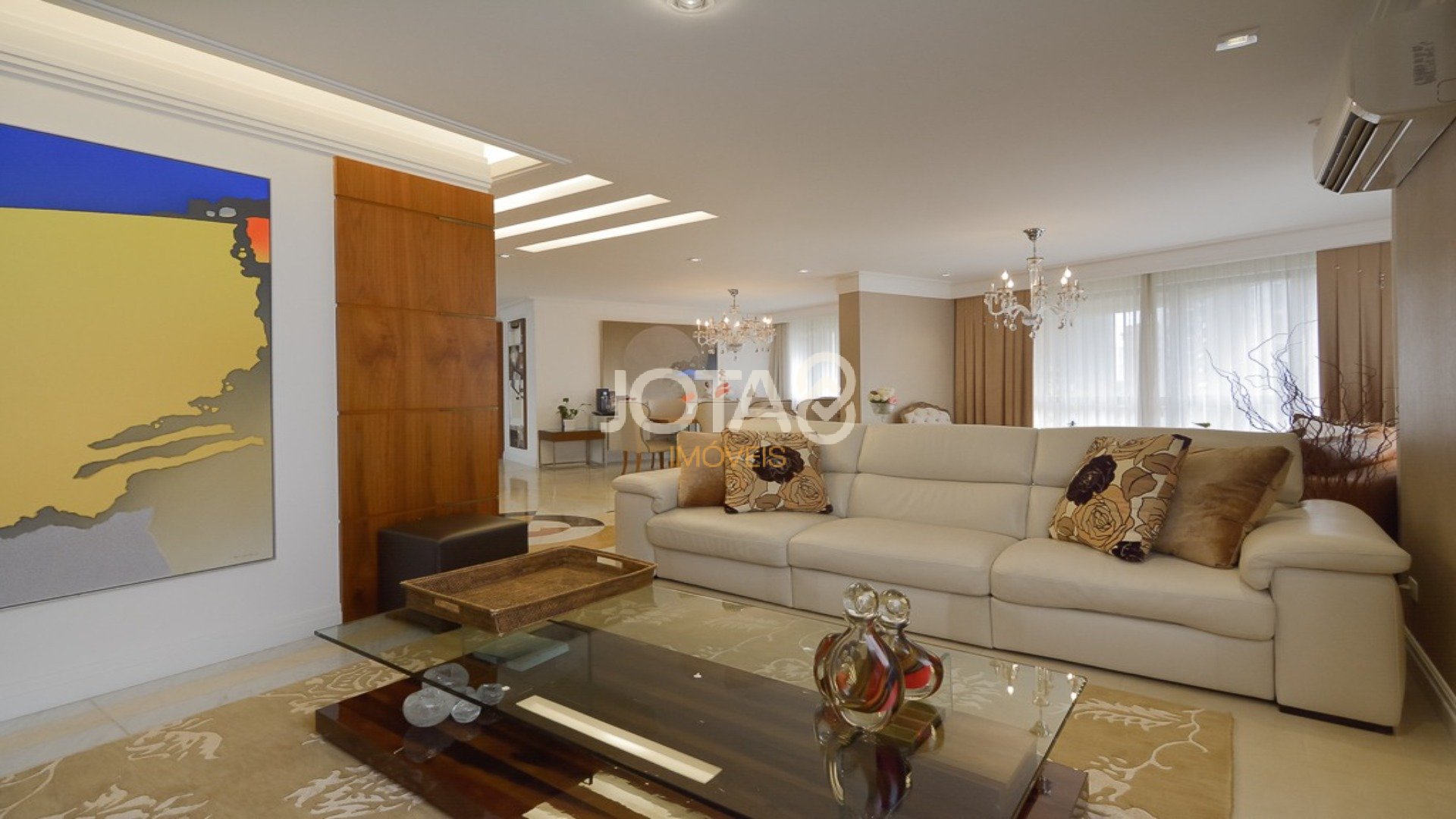 APARTAMENTO MOBILIADO EM FRENTE A PRAÇA DO JAPÃO