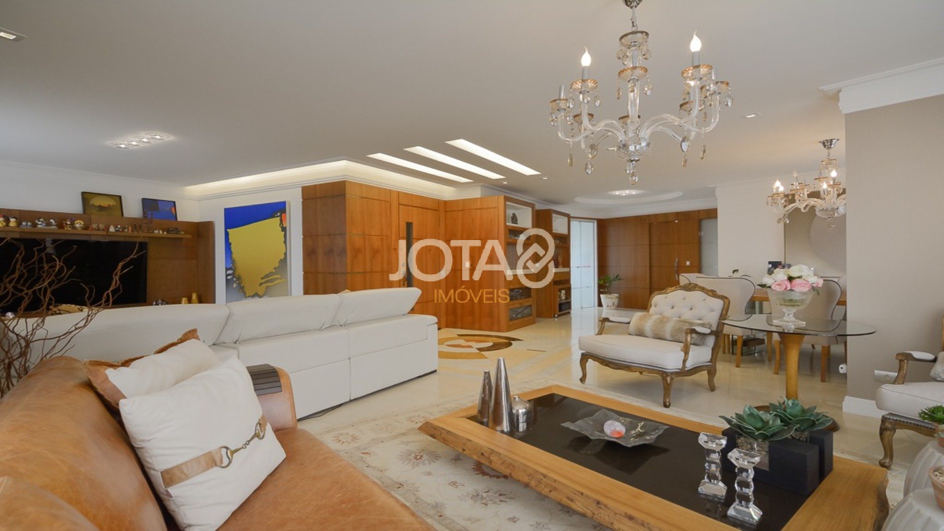 APARTAMENTO MOBILIADO EM FRENTE A PRAÇA DO JAPÃO