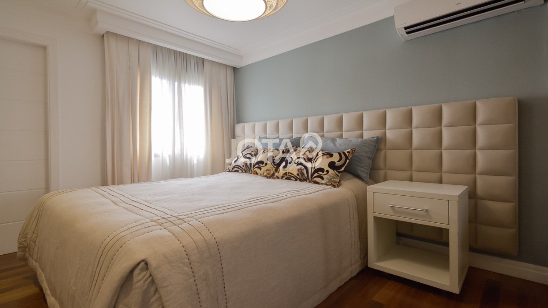 APARTAMENTO MOBILIADO EM FRENTE A PRAÇA DO JAPÃO