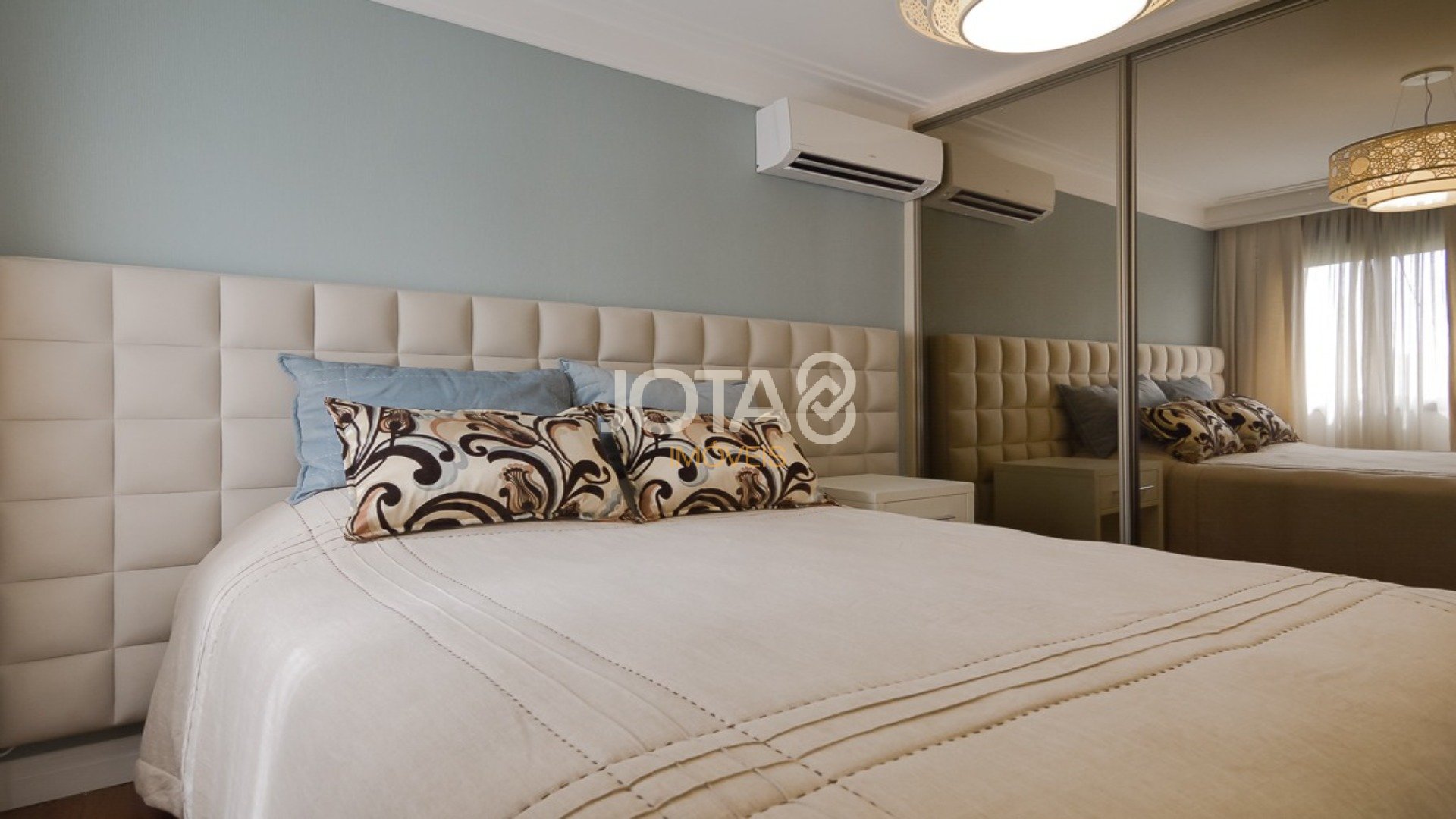 APARTAMENTO MOBILIADO EM FRENTE A PRAÇA DO JAPÃO