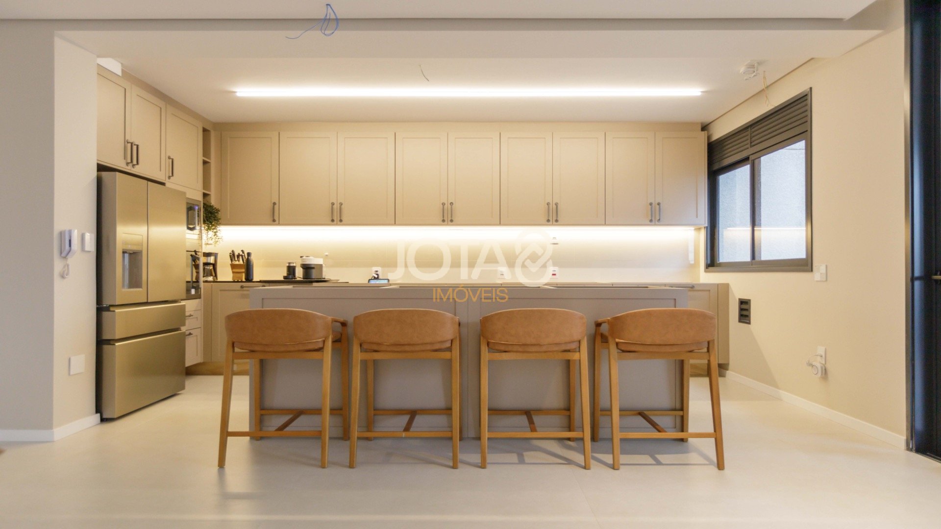 APARTAMENTO ESPETACULAR COM 3 SUITES NO CABRAL