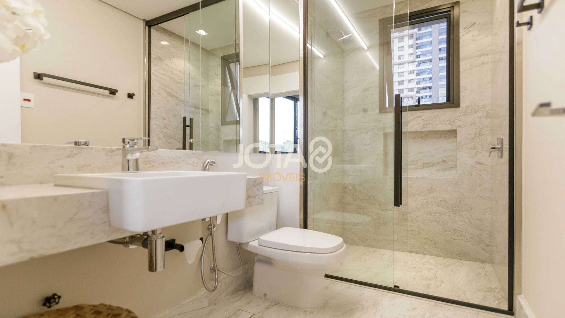 APARTAMENTO ESPETACULAR COM 3 SUITES NO CABRAL