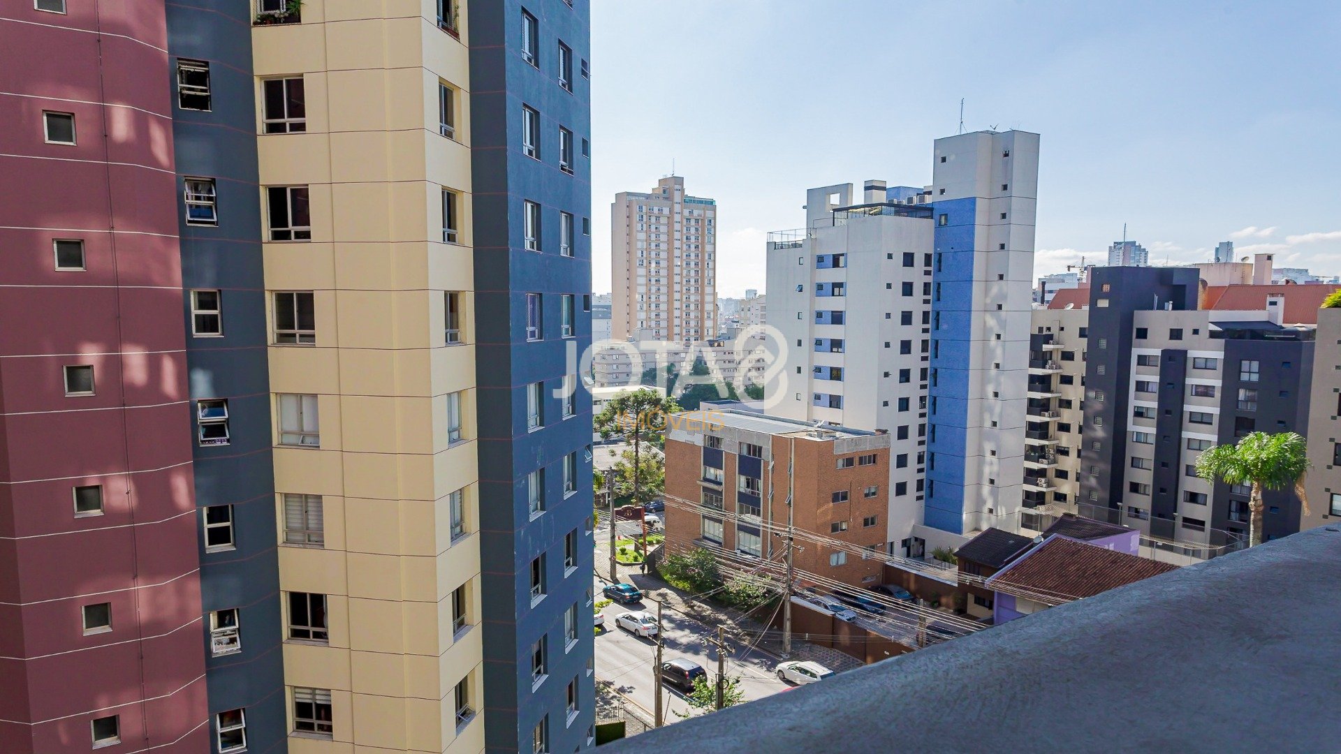 AMPLA ÁREA SOCIAL EM APTO UM POR ANDAR  - 4 DORMITORIOS