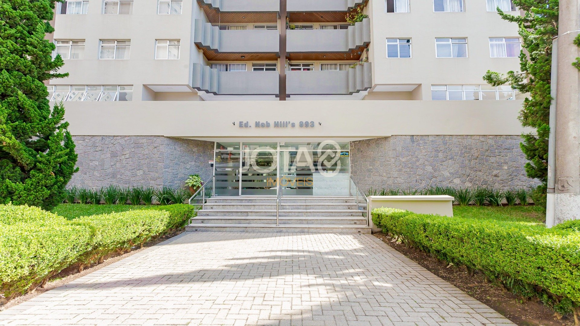 APARTAMENTO ANDAR ALTO E VISTA DEFINIDA